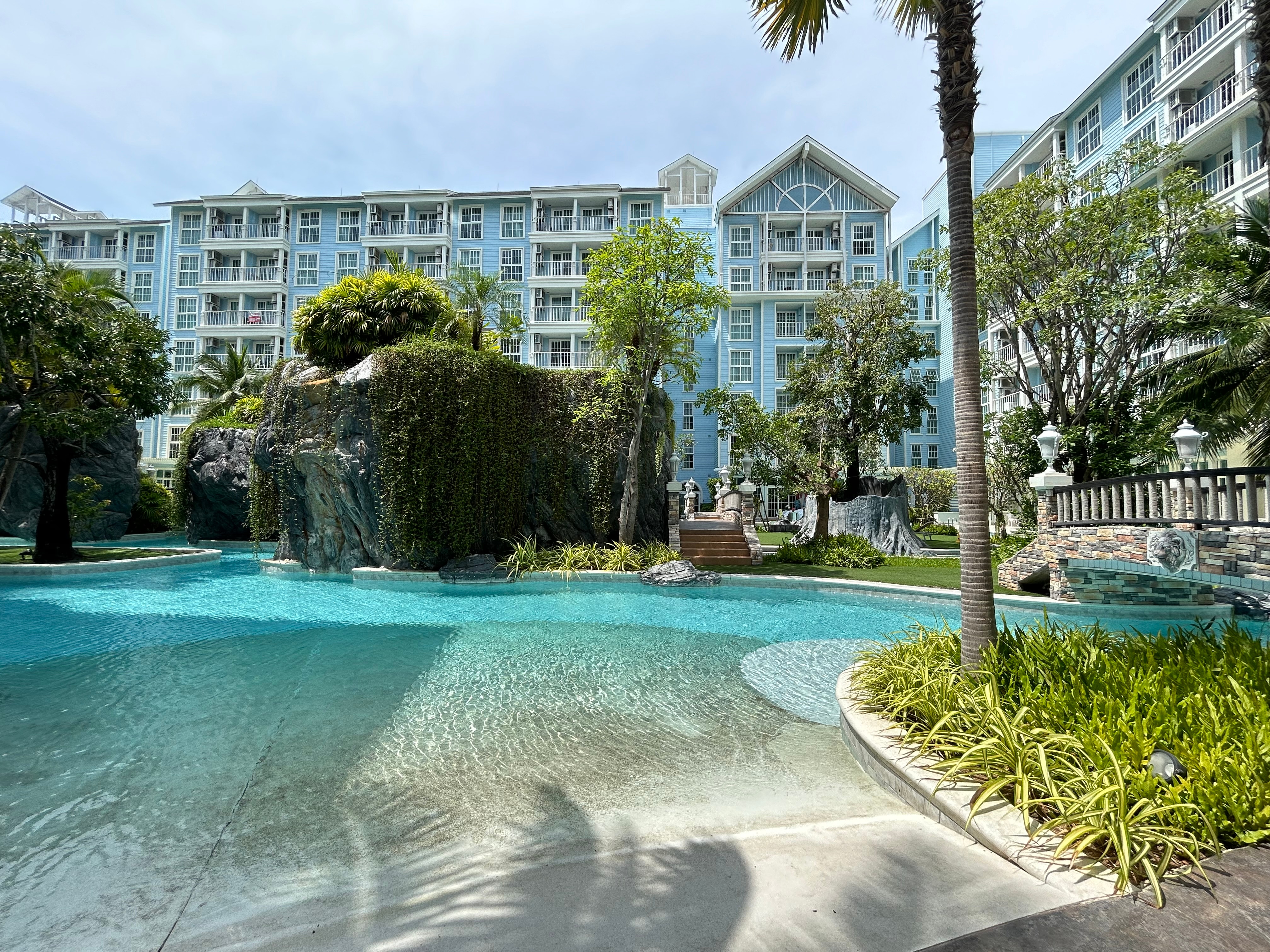 Beach Front Studio Condo For Rent photo 11