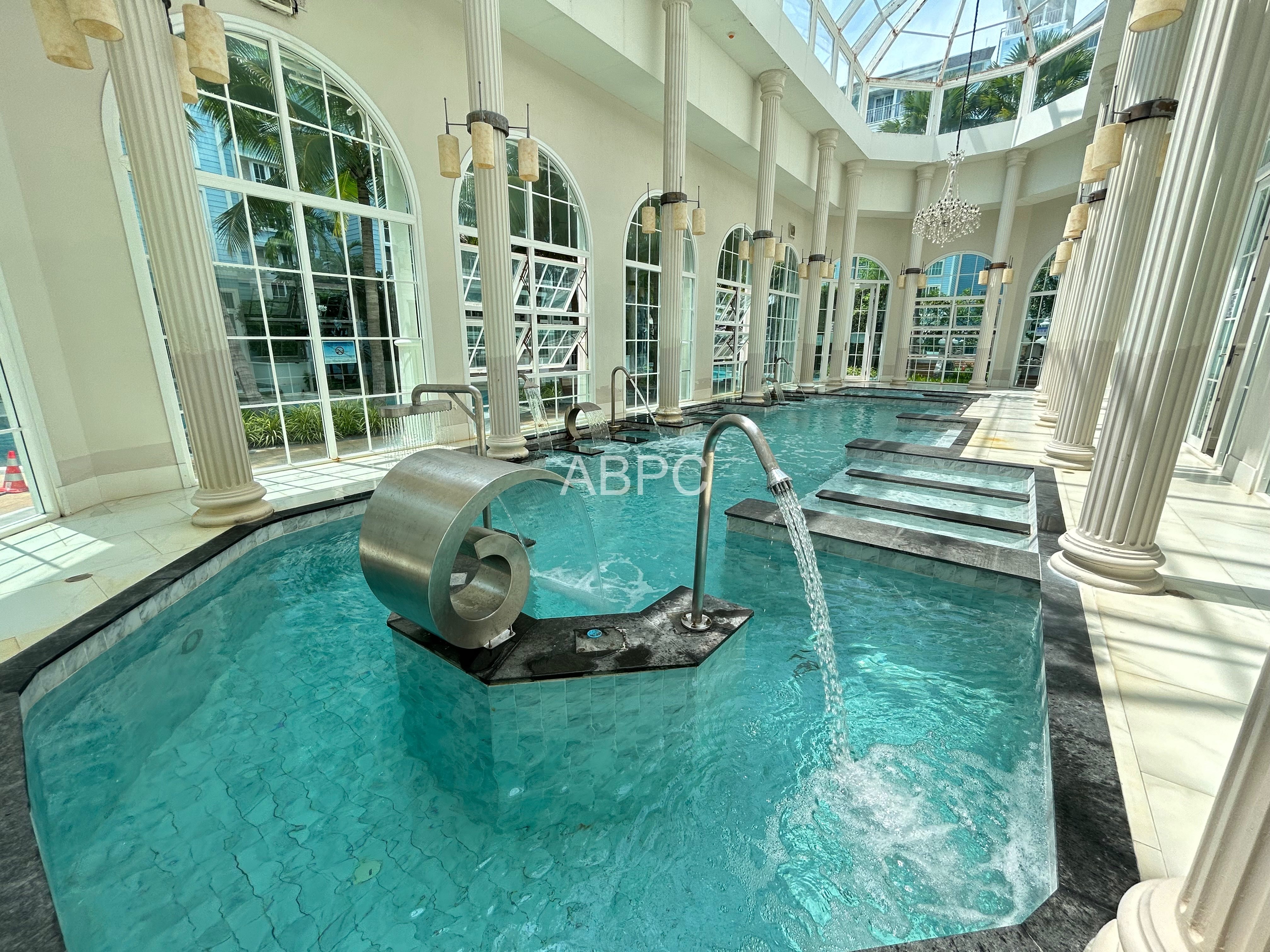 Beach Front Studio Condo For Rent photo 10
