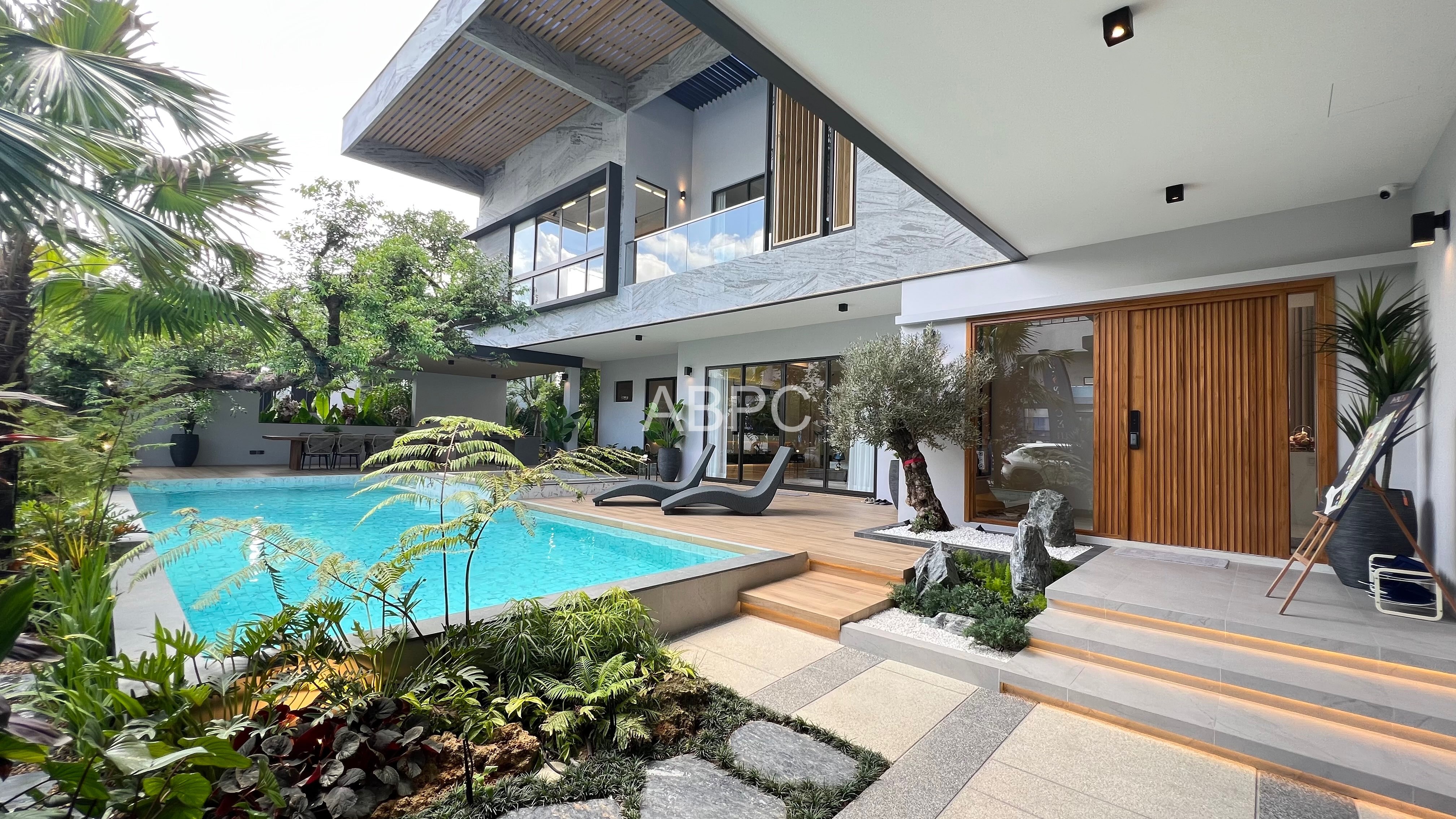 5 Bedrooms 8 Bathrooms in East pattaya photo 21