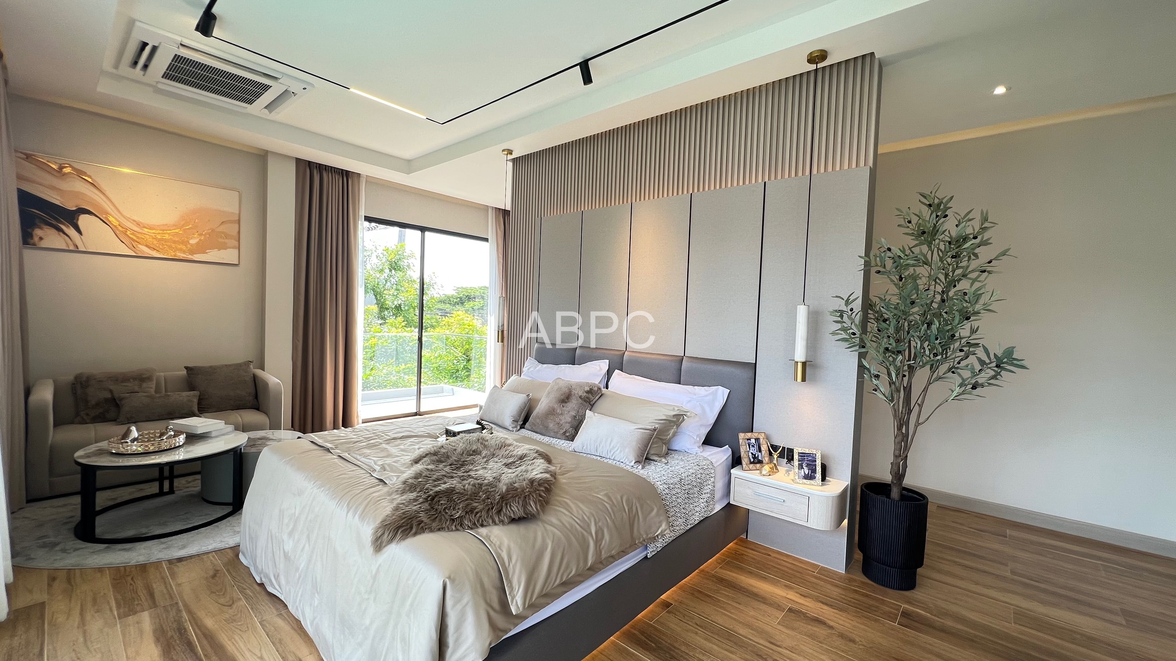 5 Bedrooms 8 Bathrooms in East pattaya photo 16
