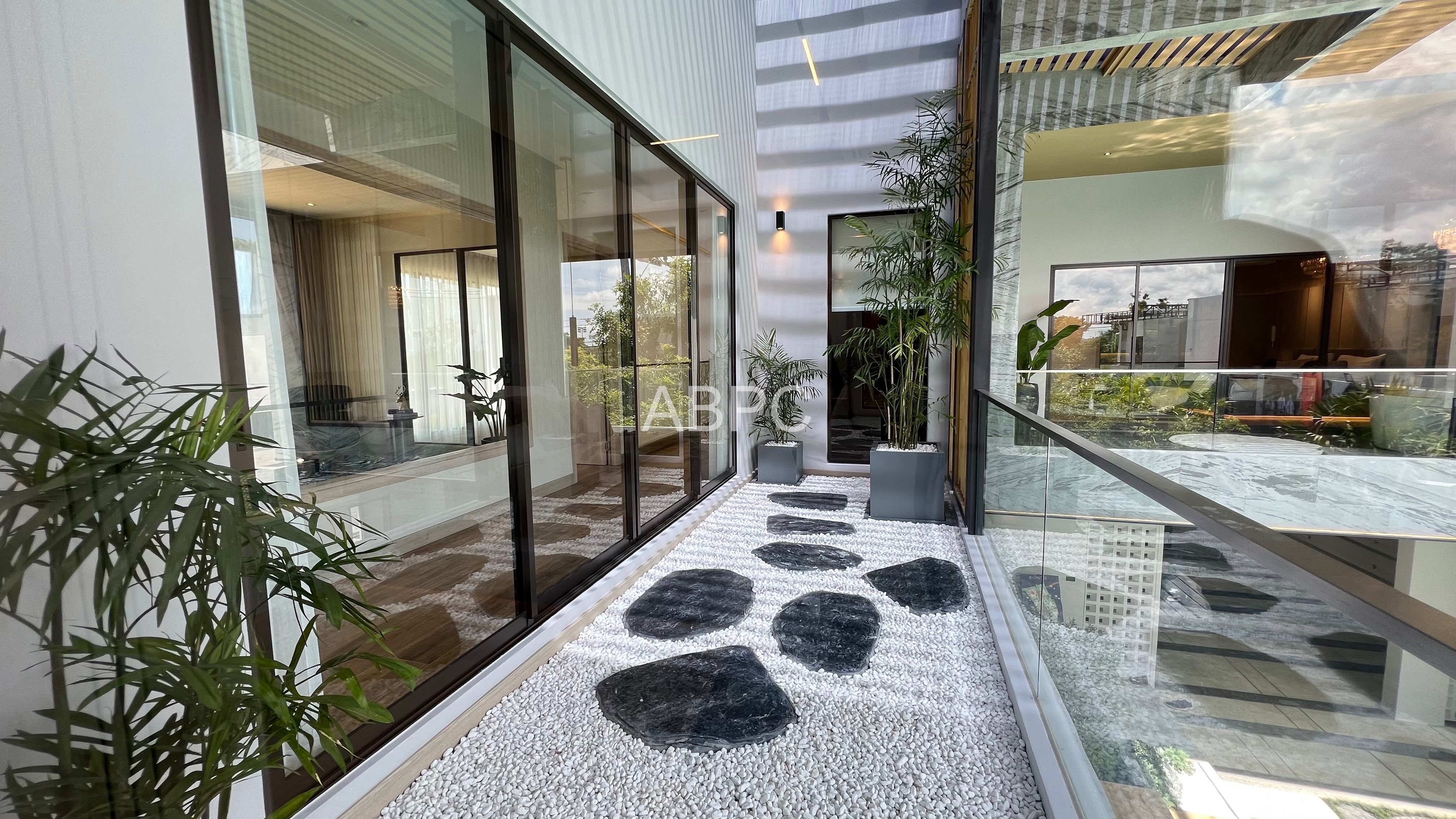 5 Bedrooms 8 Bathrooms in East pattaya photo 14