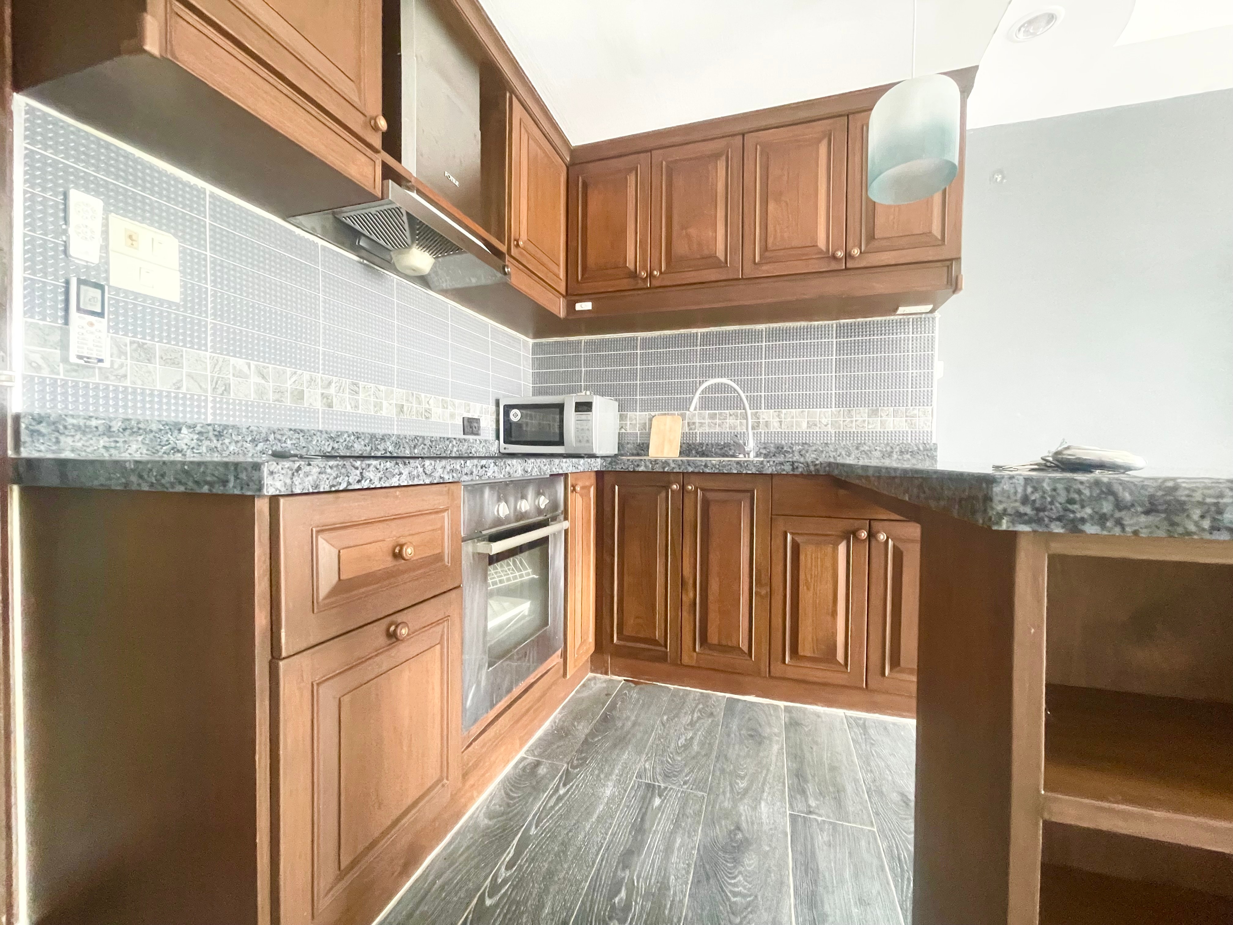 Large 1 Bed 1 Bath Condo In Jomtien photo 17
