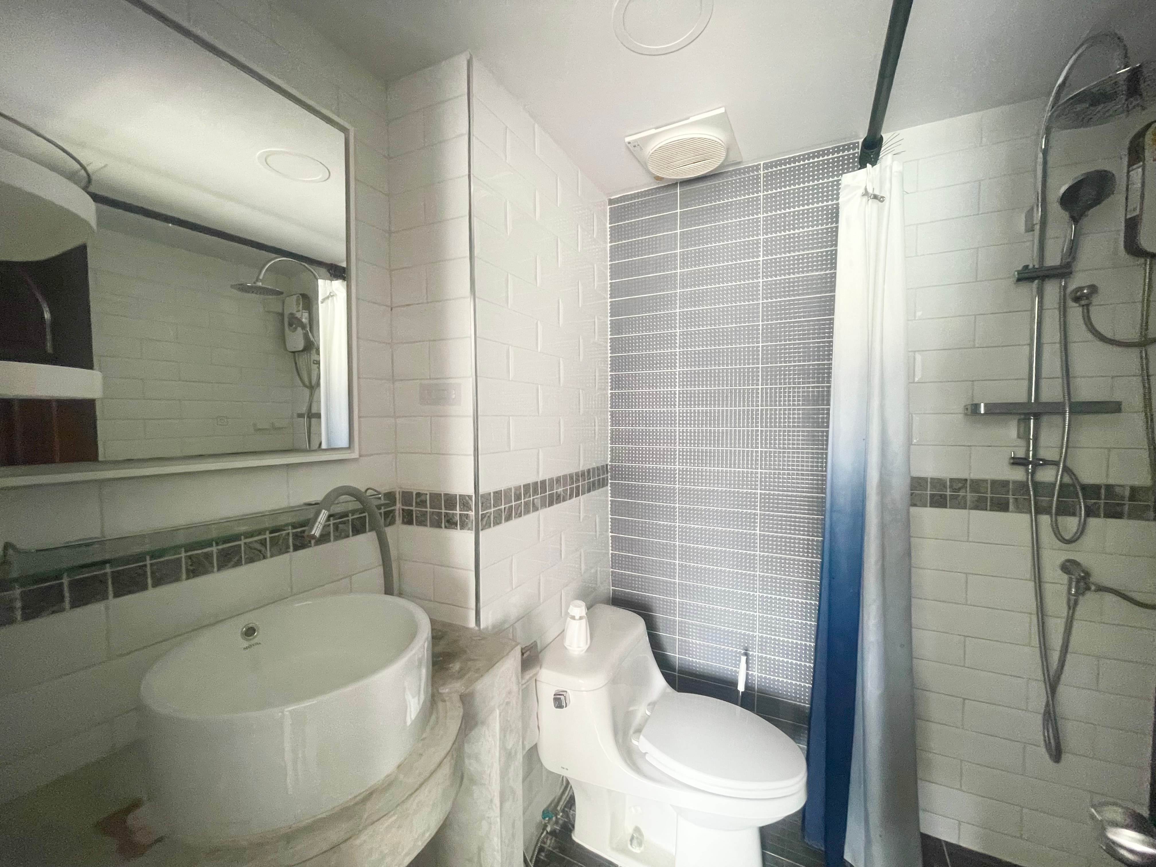 Large 1 Bed 1 Bath Condo In Jomtien photo 25
