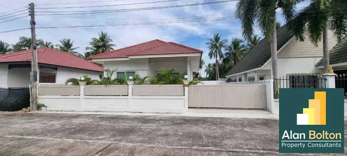 2 Bed -  2 Bath House in East Pattaya (Pet friendly)