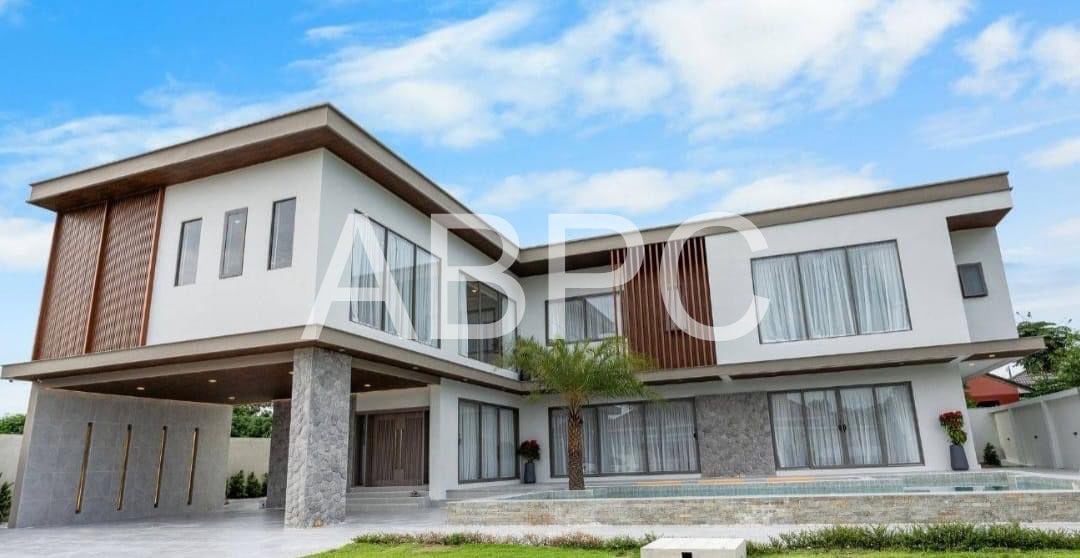 Brand New Modern Luxury 7 Bed 8 Bath Pool Villa In Huay Yai photo 2
