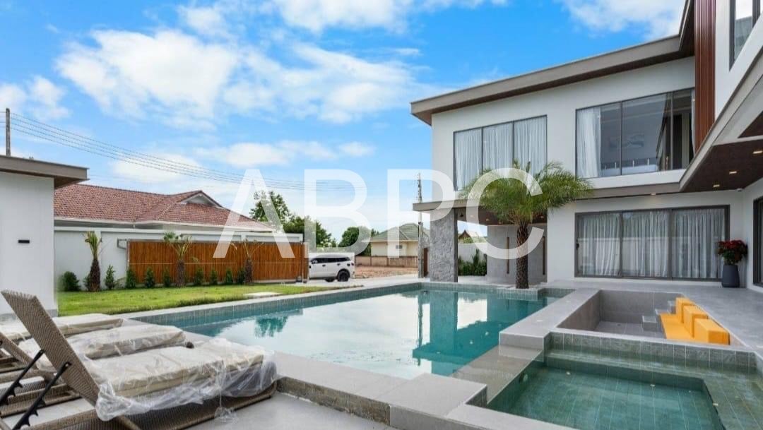 Brand New Modern Luxury 7 Bed 8 Bath Pool Villa In Huay Yai photo 11