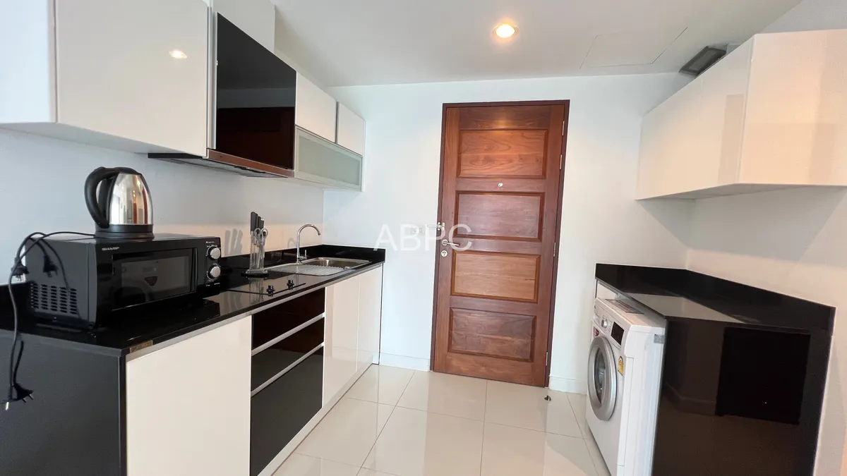 High Floor 1 Bed Condo For in Pratumnak photo 9