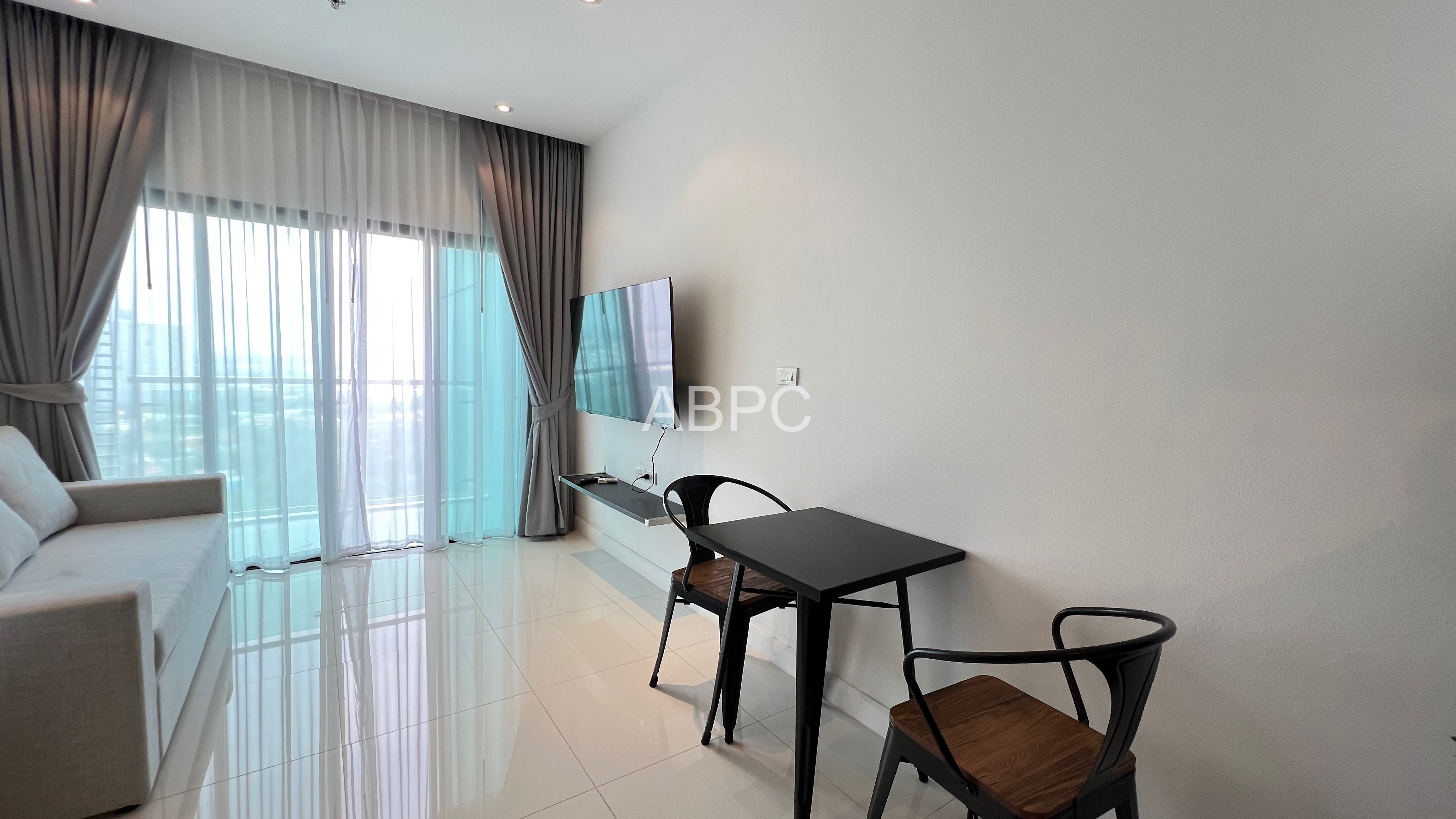 High Floor 1 Bed Condo For in Pratumnak photo 2