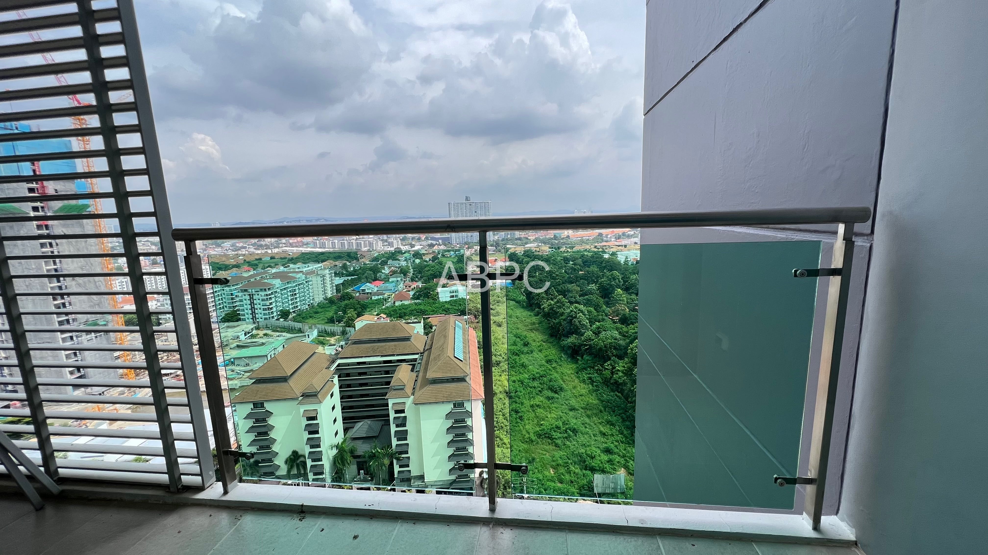 High Floor 1 Bed Condo For in Pratumnak photo 11