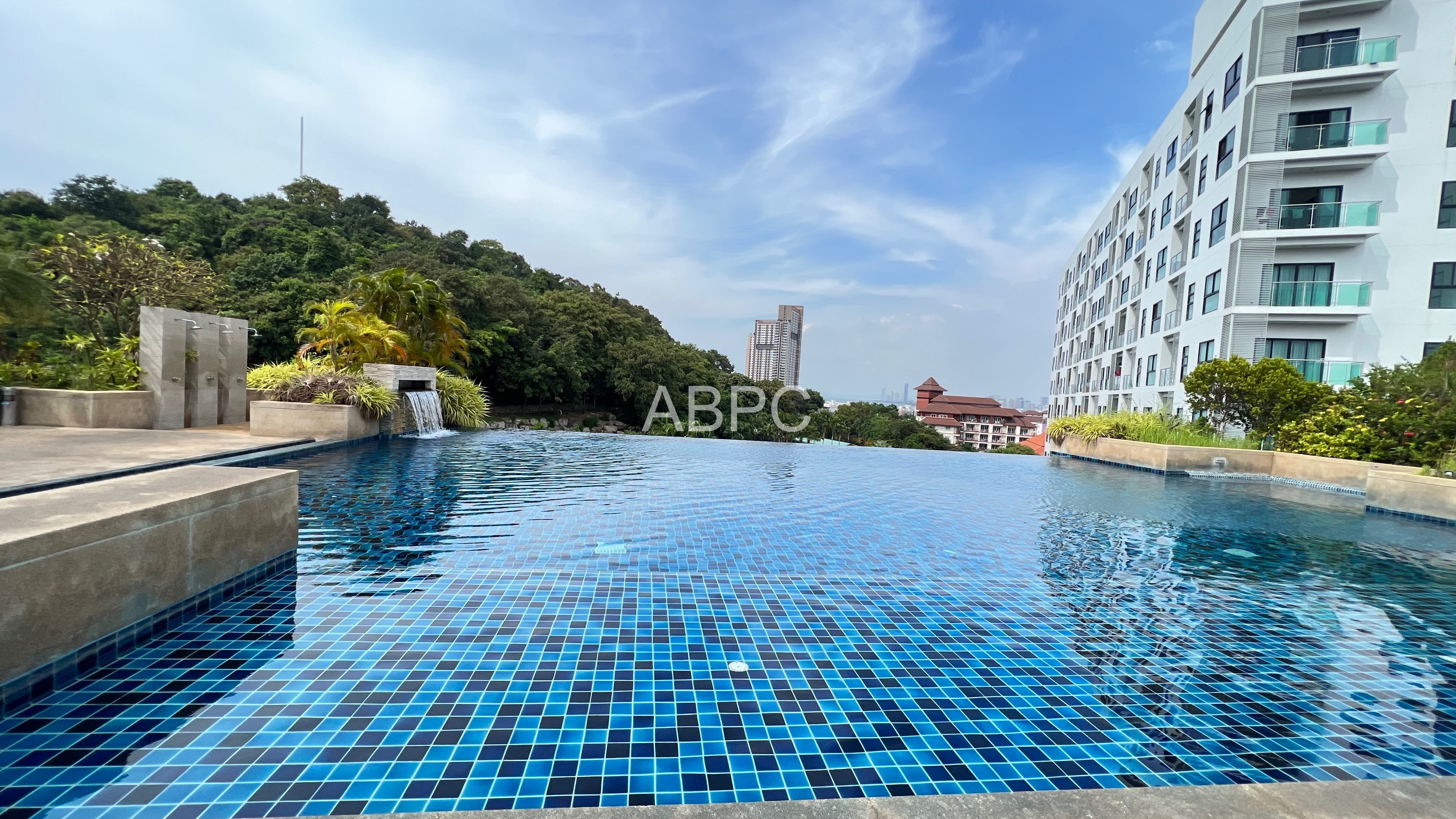 High Floor 1 Bed Condo For in Pratumnak