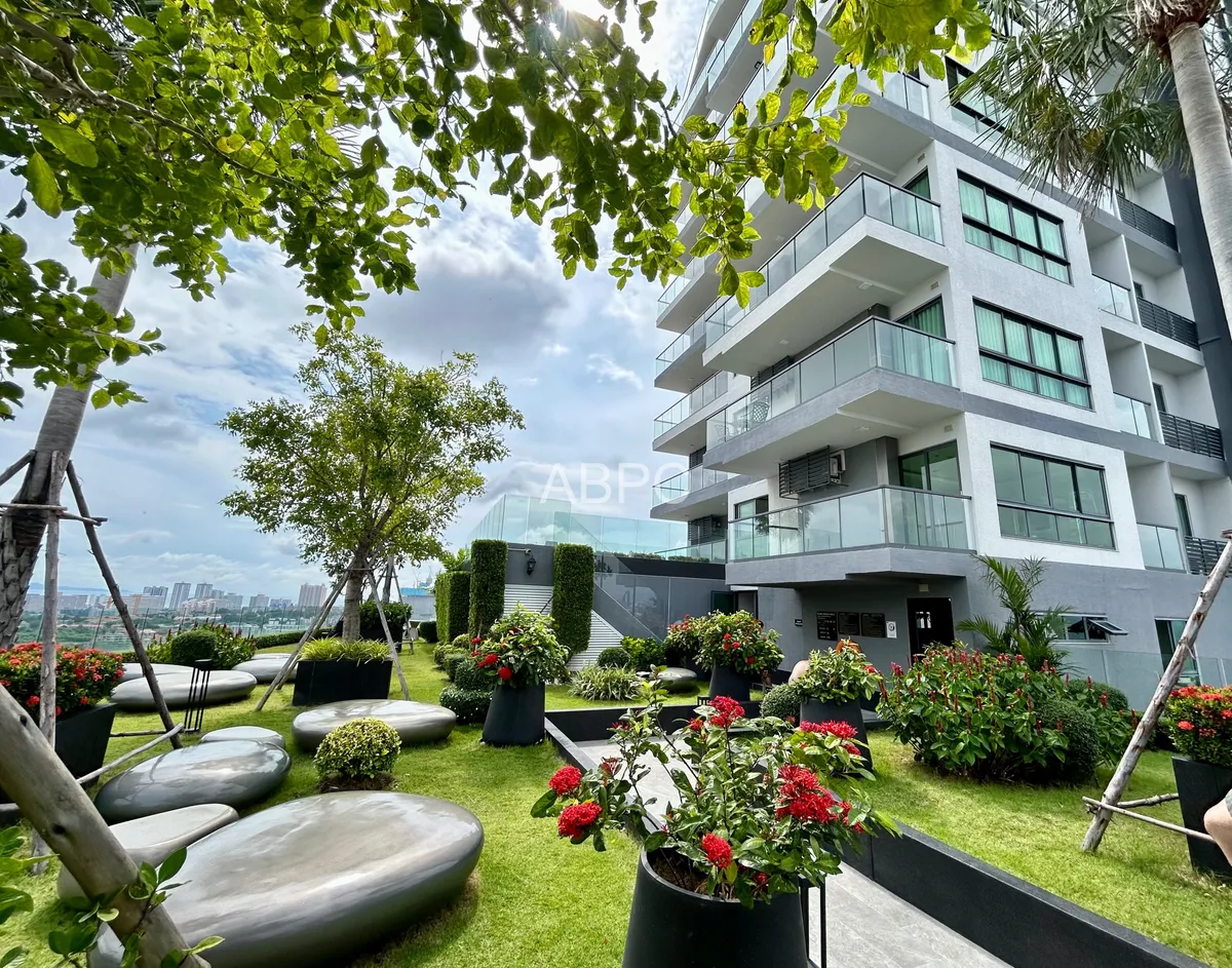 Brand New 2 Bedroom Condo For Rent in Arcadia Millennium Tower photo 3