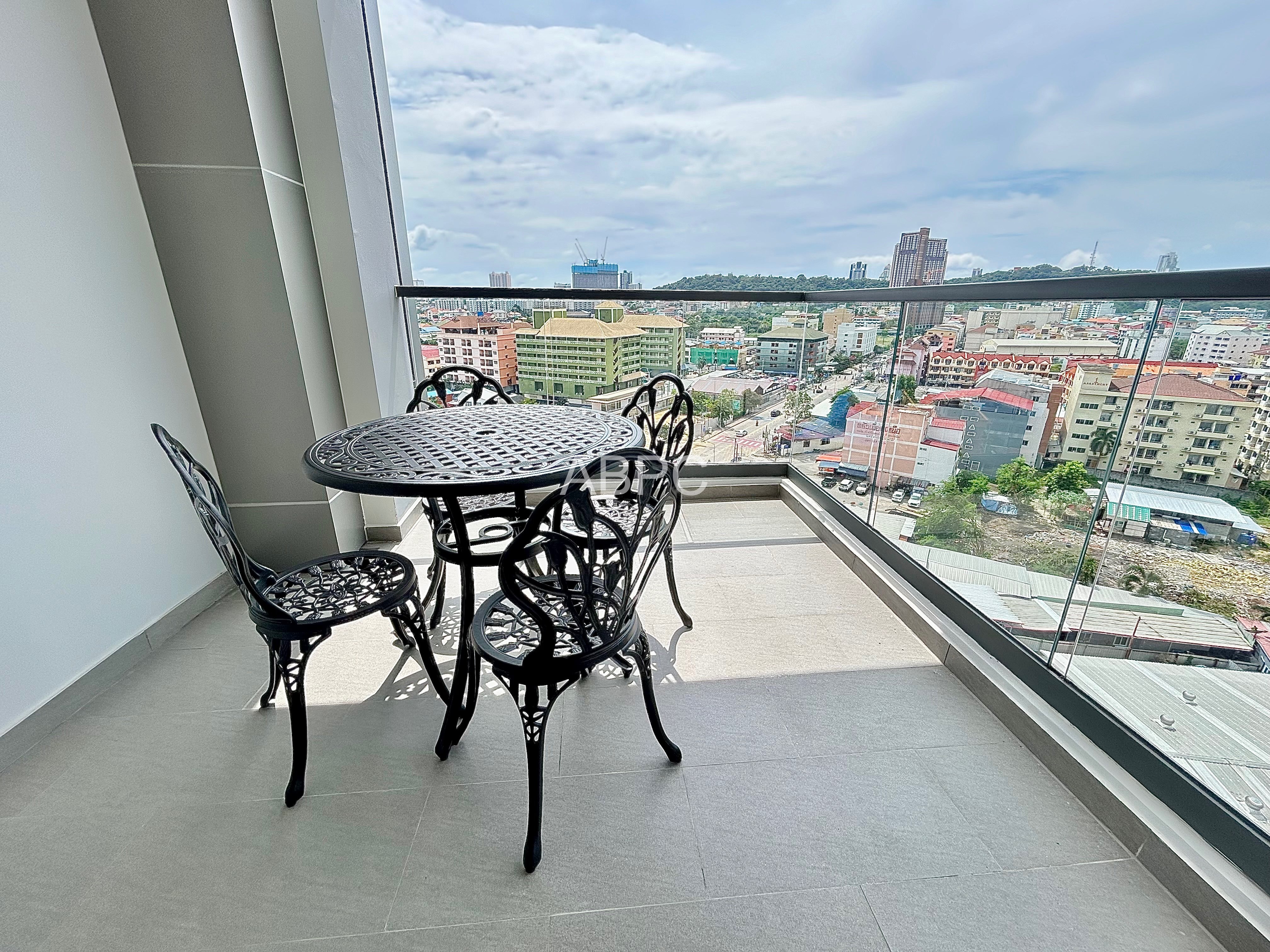 Brand New 2 Bedroom Condo For Rent in Arcadia Millennium Tower photo 4