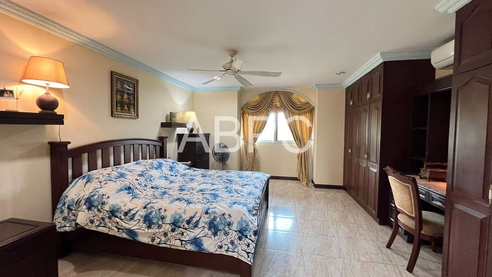 Twin 3 floor Townhouses for sale in East Pattaya photo 11