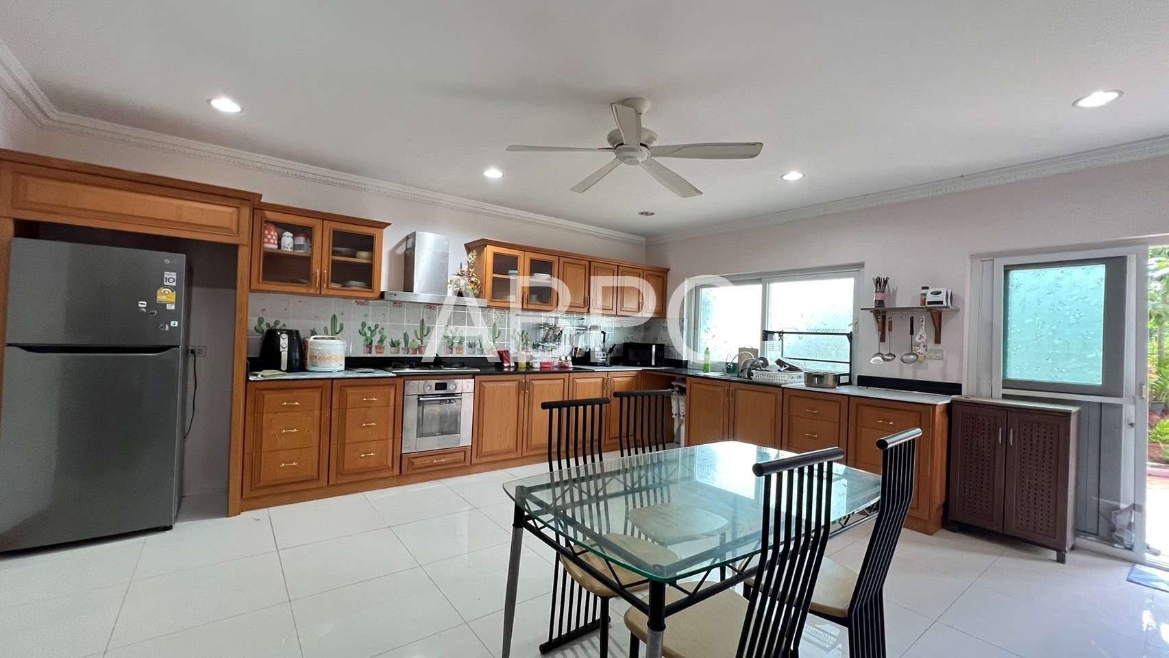 Twin 3 floor Townhouses for sale in East Pattaya photo 6