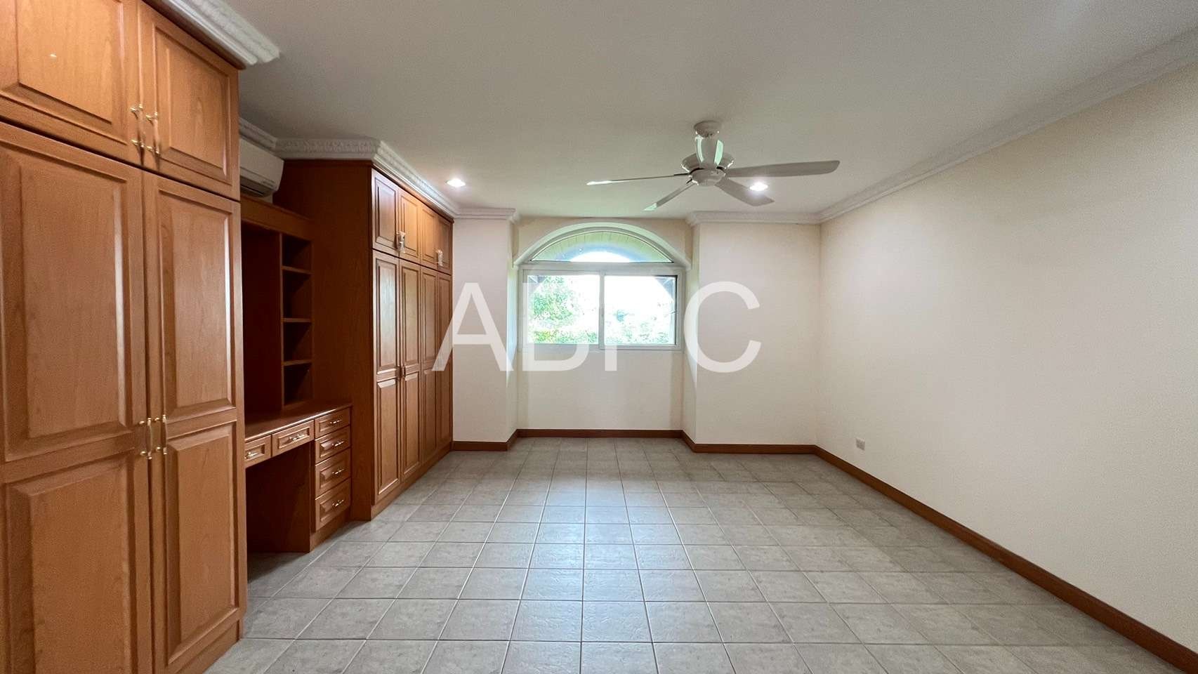 Twin 3 floor Townhouses for sale in East Pattaya photo 2