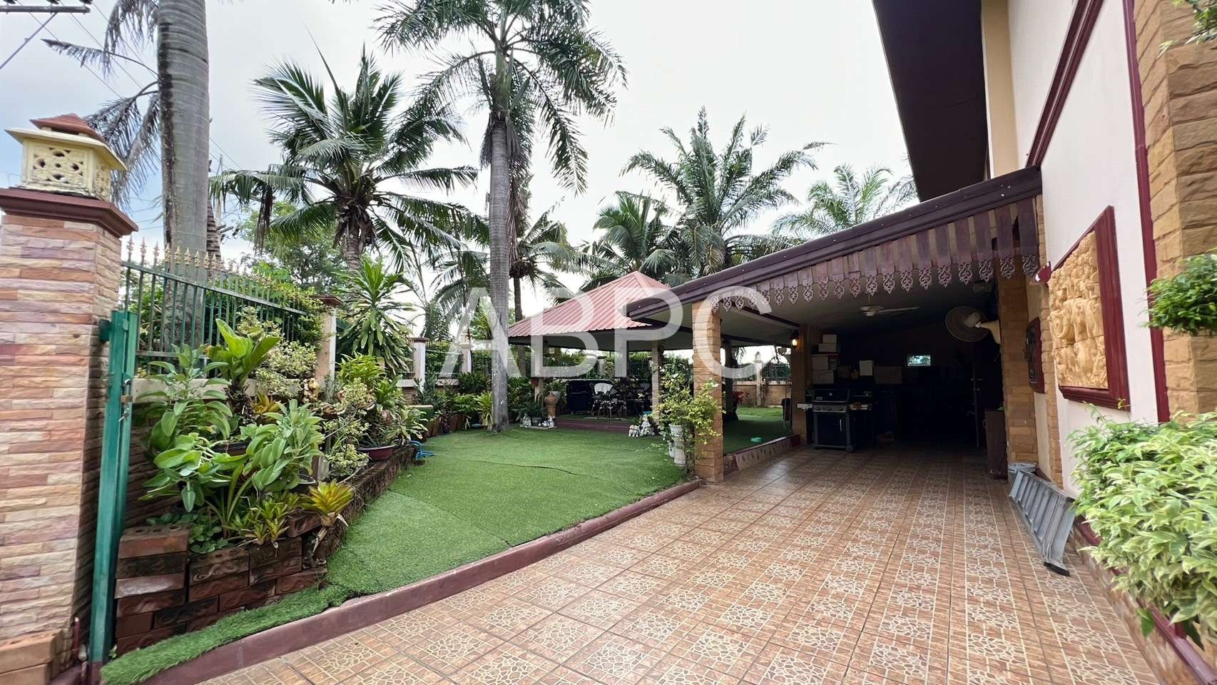 Twin 3 floor Townhouses for sale in East Pattaya photo 13