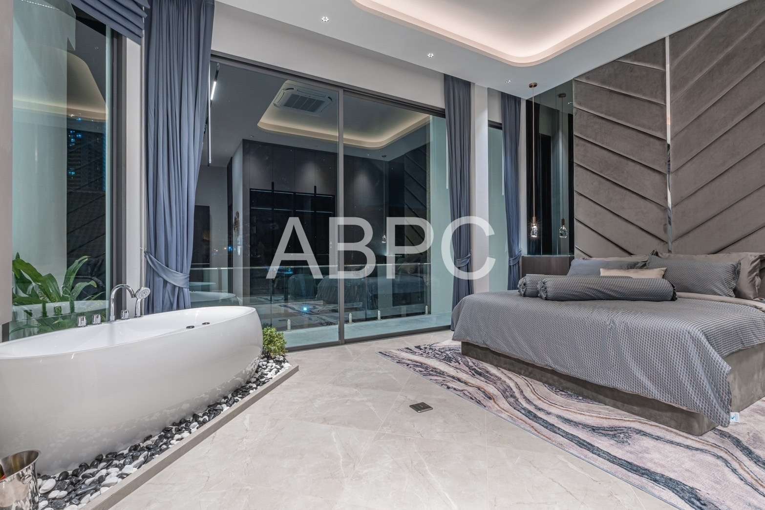 5 bedroom Pool Villa Near Theppasit Road photo 10
