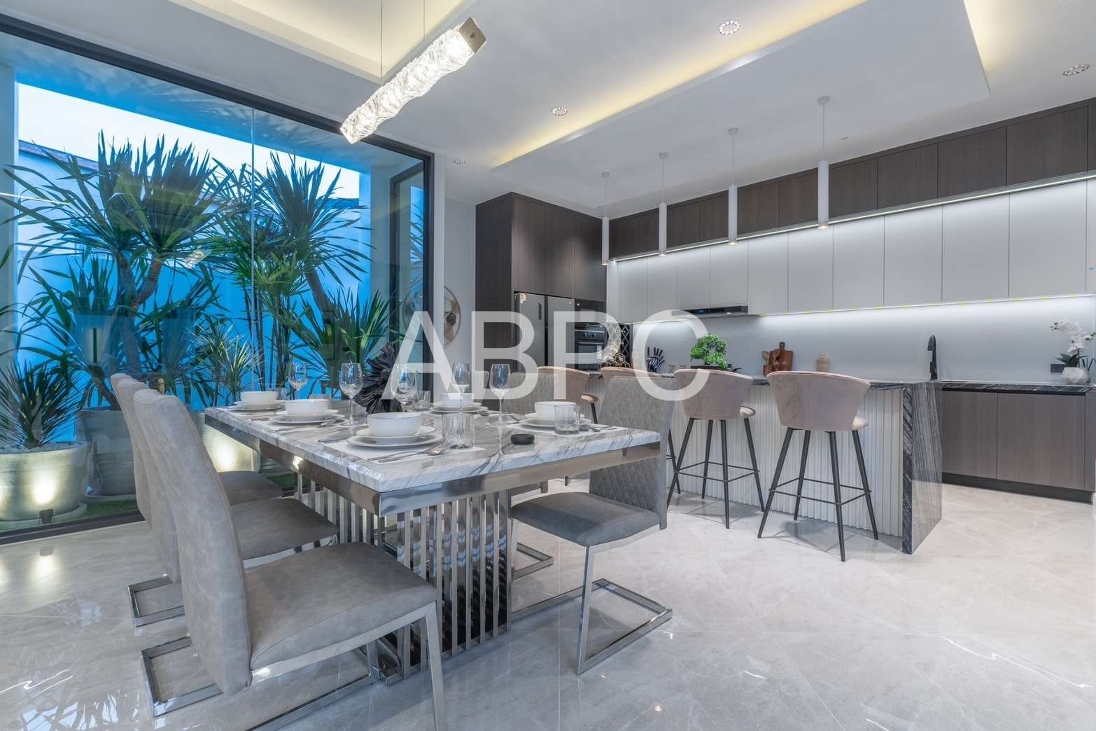 5 bedroom Pool Villa Near Theppasit Road photo 4