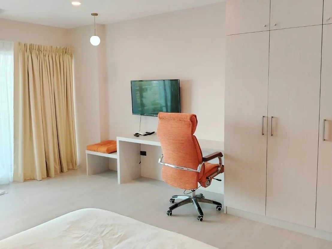 New Refurbished Studio Condo For Sale photo 13