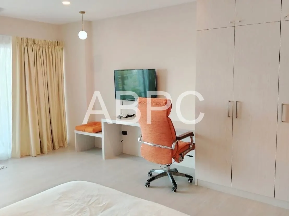 New Refurbished Studio Condo For Sale photo 4