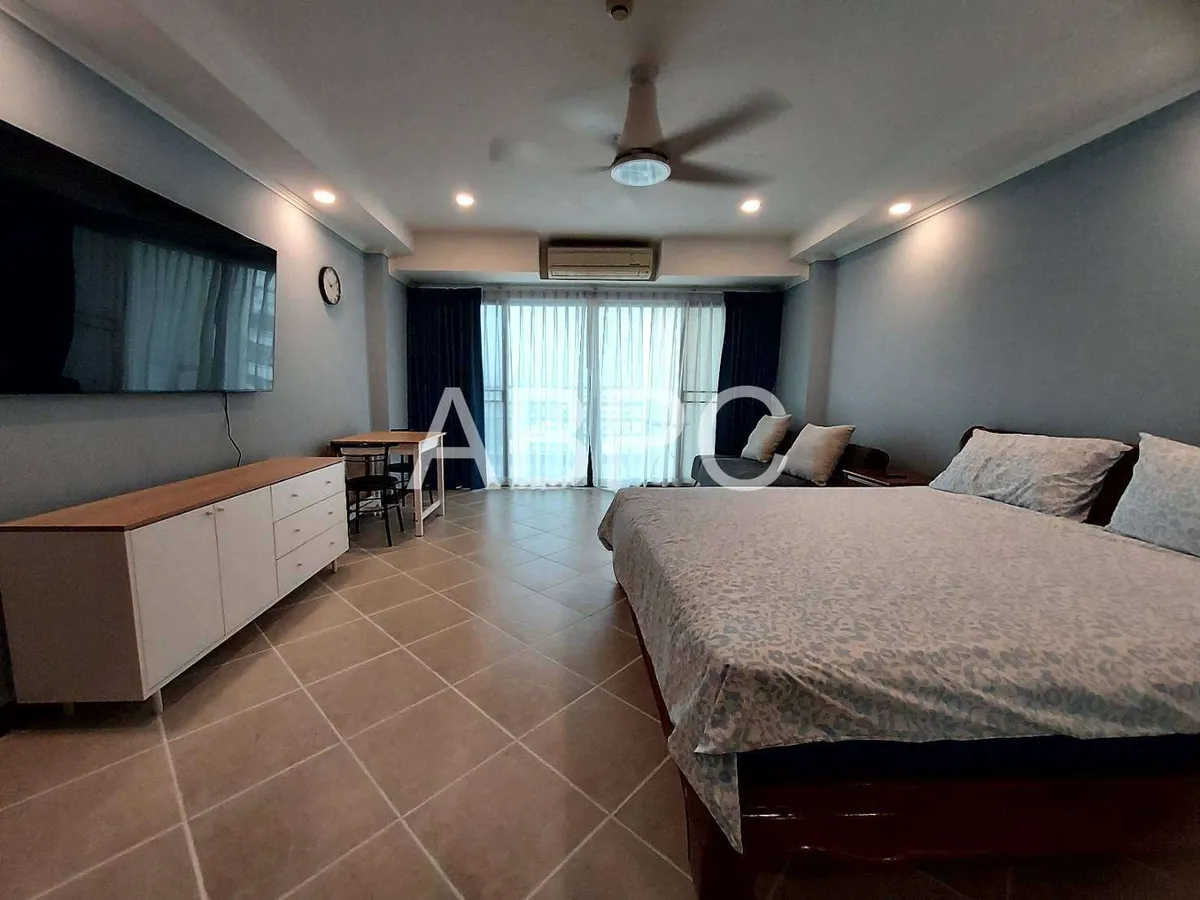 Studio For Rent in View Talay 5 High Floor