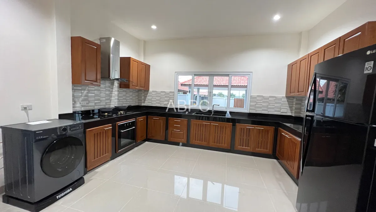 3 Bedrooms 3 Bathrooms in East pattaya photo 4
