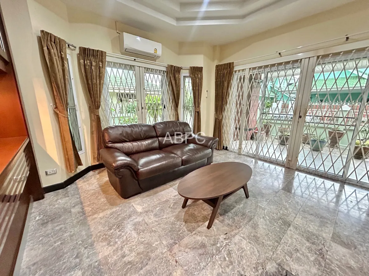 3 Bedroom House For Rent in North Pattaya photo 12