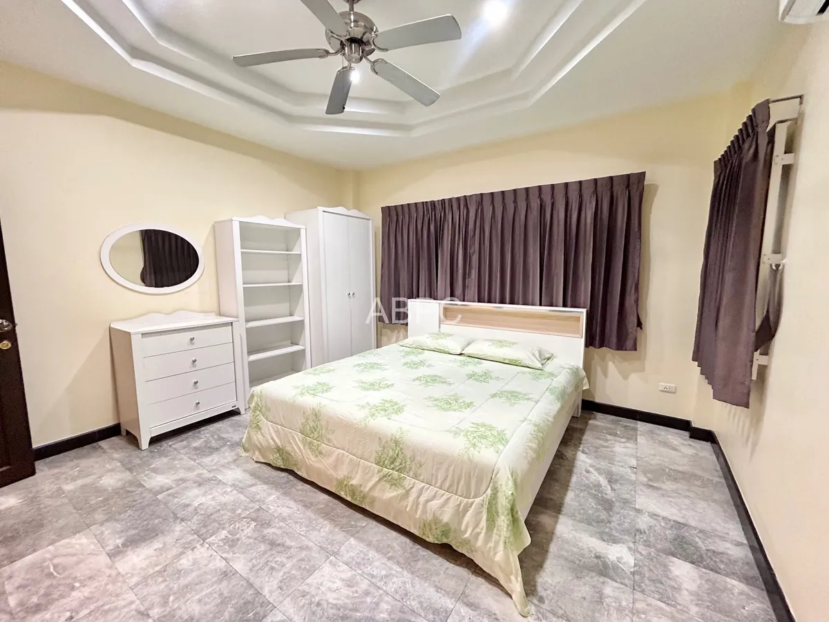 3 Bedroom House For Rent in North Pattaya photo 5