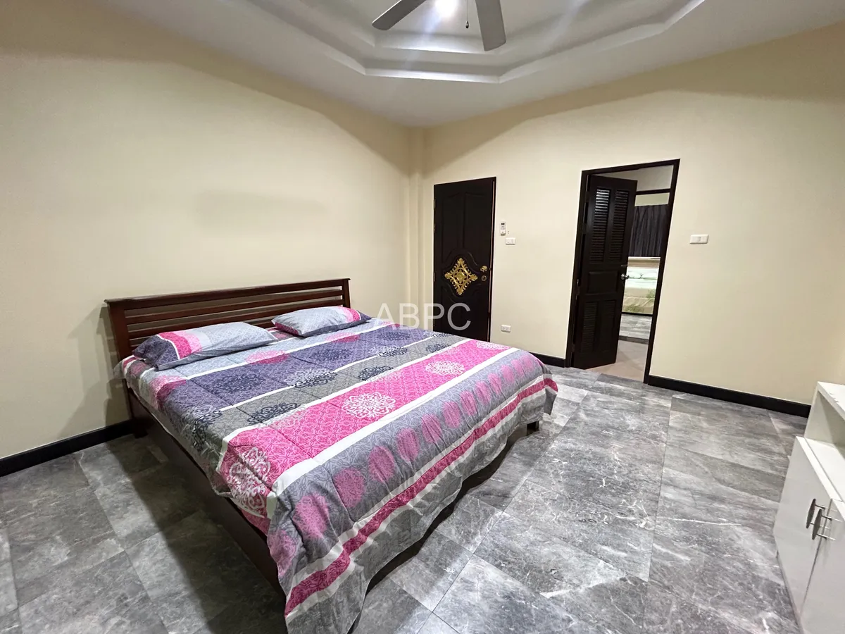 3 Bedroom House For Rent in North Pattaya photo 6