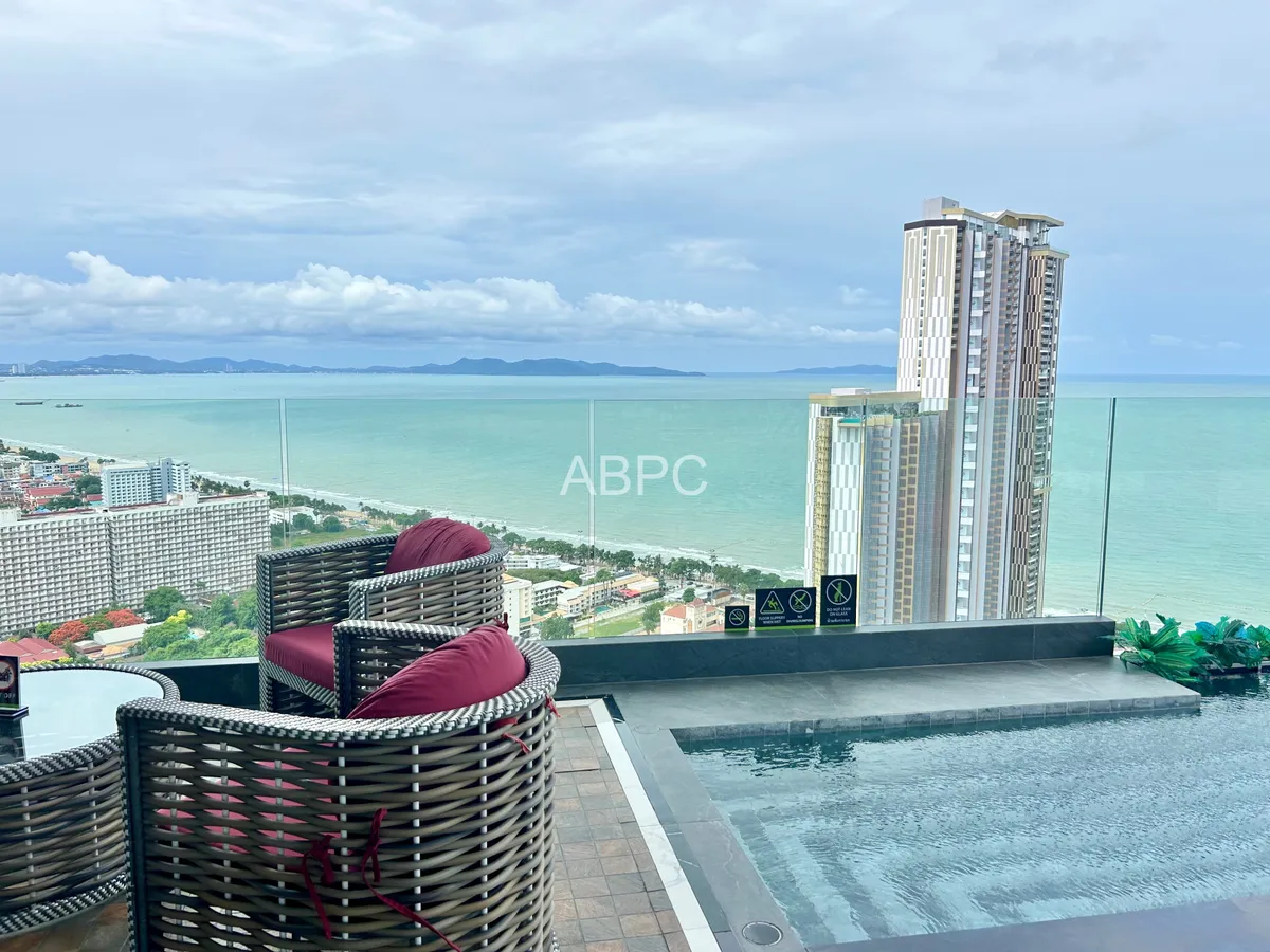 Ocean view 1 Bedroom Condo In Jomtien For Sale