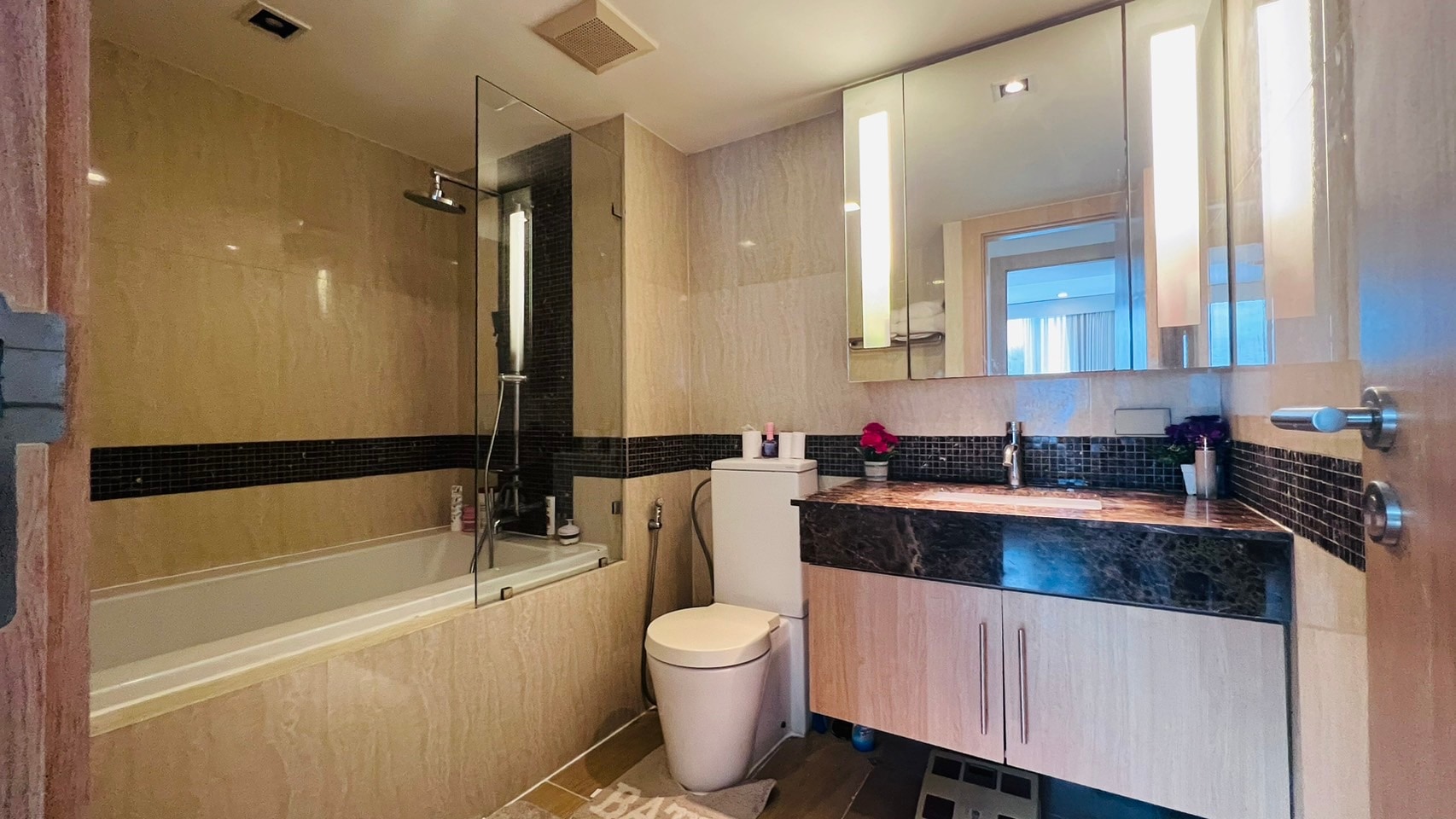 JUST IN 1 Bedroom Condo in The Cliff photo 21