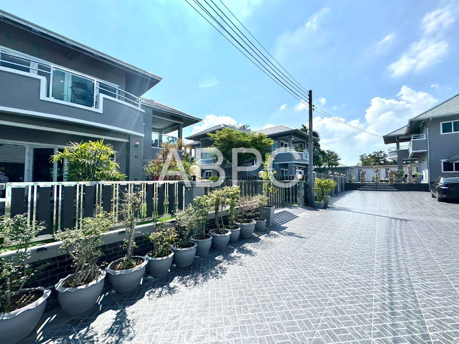Luxury Pool Villa Compound for Sale in East Pattaya | 9 Bedrooms | Prime Investment photo 18