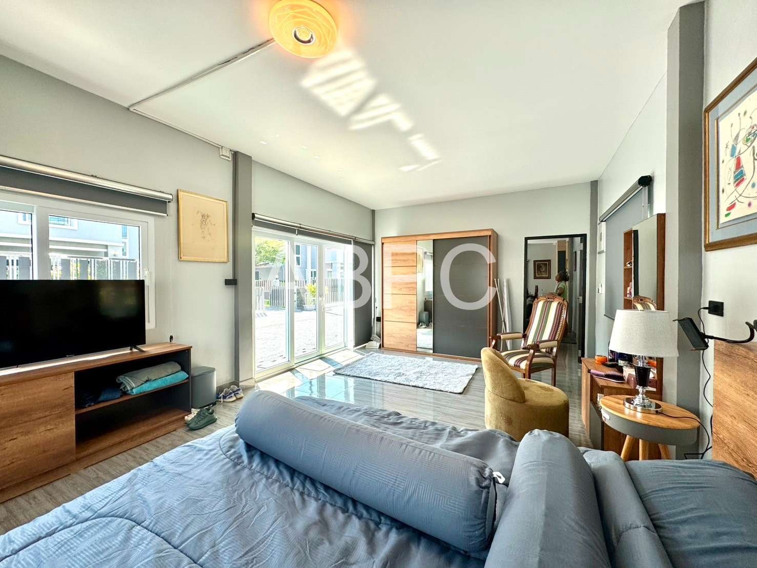 Luxury Pool Villa Compound for Sale in East Pattaya | 9 Bedrooms | Prime Investment photo 8