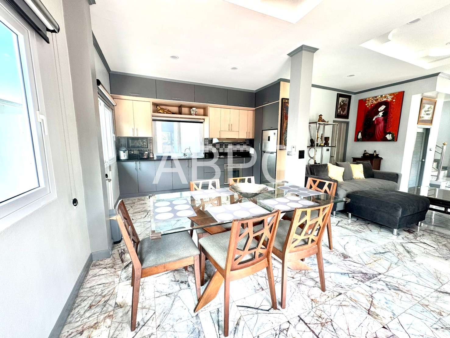 Luxury Pool Villa Compound for Sale in East Pattaya | 9 Bedrooms | Prime Investment photo 11