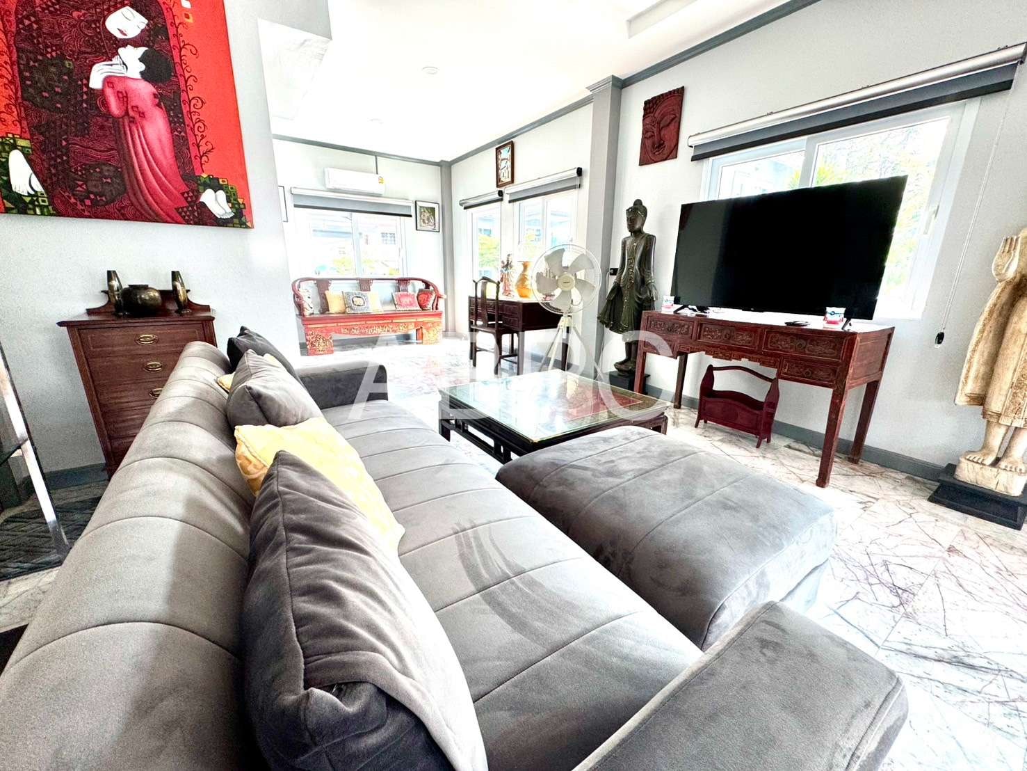 Luxury Pool Villa Compound for Sale in East Pattaya | 9 Bedrooms | Prime Investment photo 13