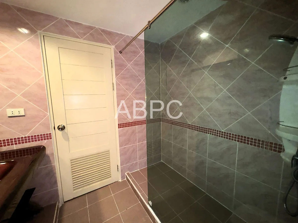 Large City View 1 Bed 2 Bath Condo In Jomtien photo 12