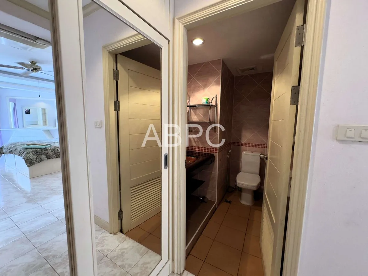 Large City View 1 Bed 2 Bath Condo In Jomtien photo 13