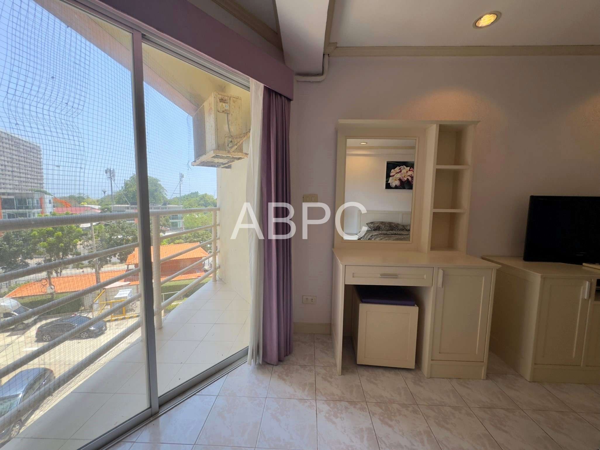 Large City View 1 Bed 2 Bath Condo In Jomtien photo 12