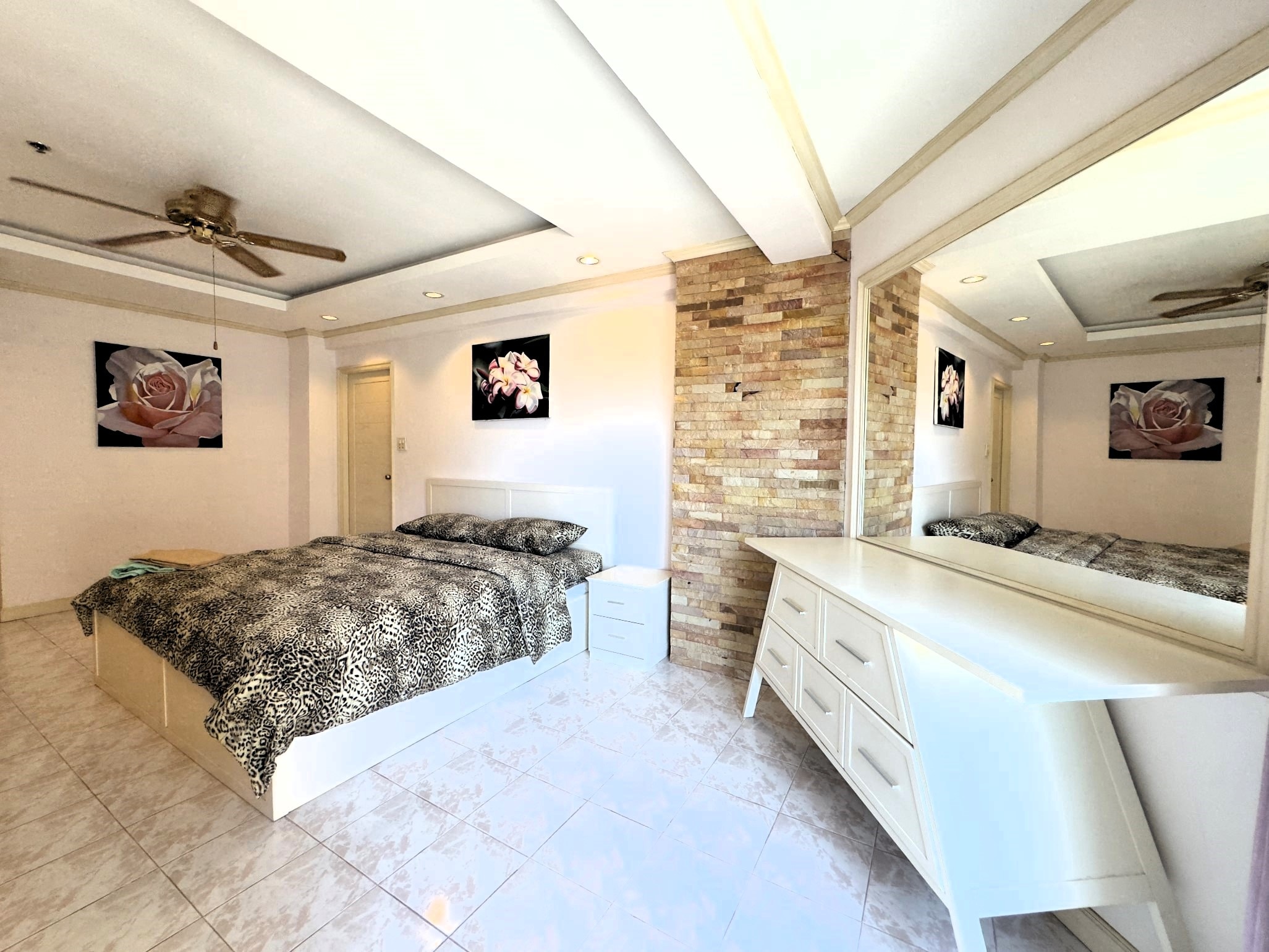 Large City View 1 Bed 2 Bath Condo In Jomtien photo 27