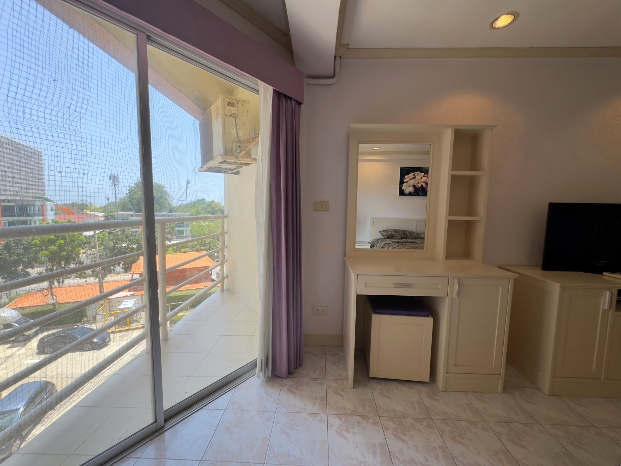 Large City View 1 Bed 2 Bath Condo In Jomtien photo 25