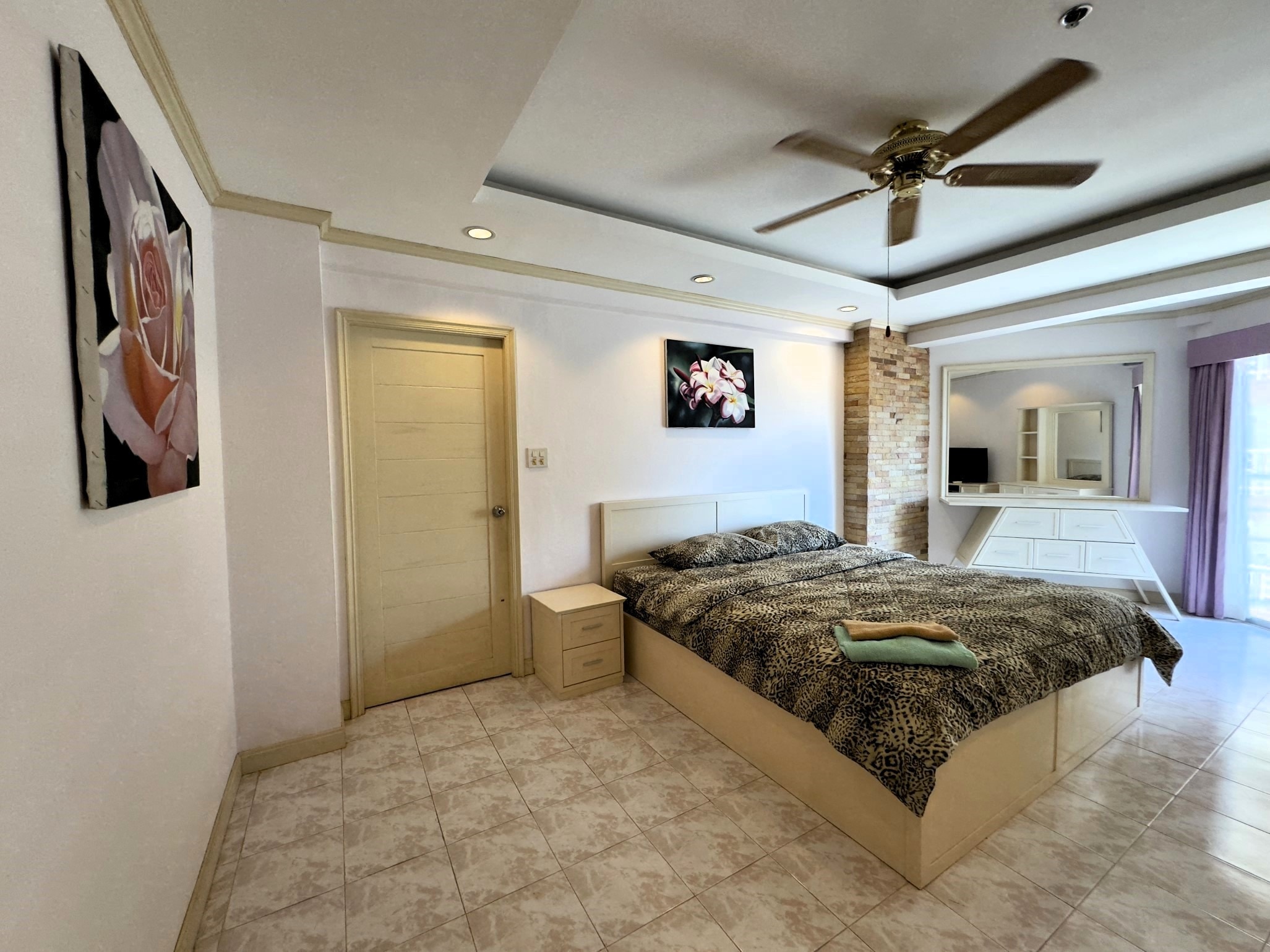 Large City View 1 Bed 2 Bath Condo In Jomtien photo 15