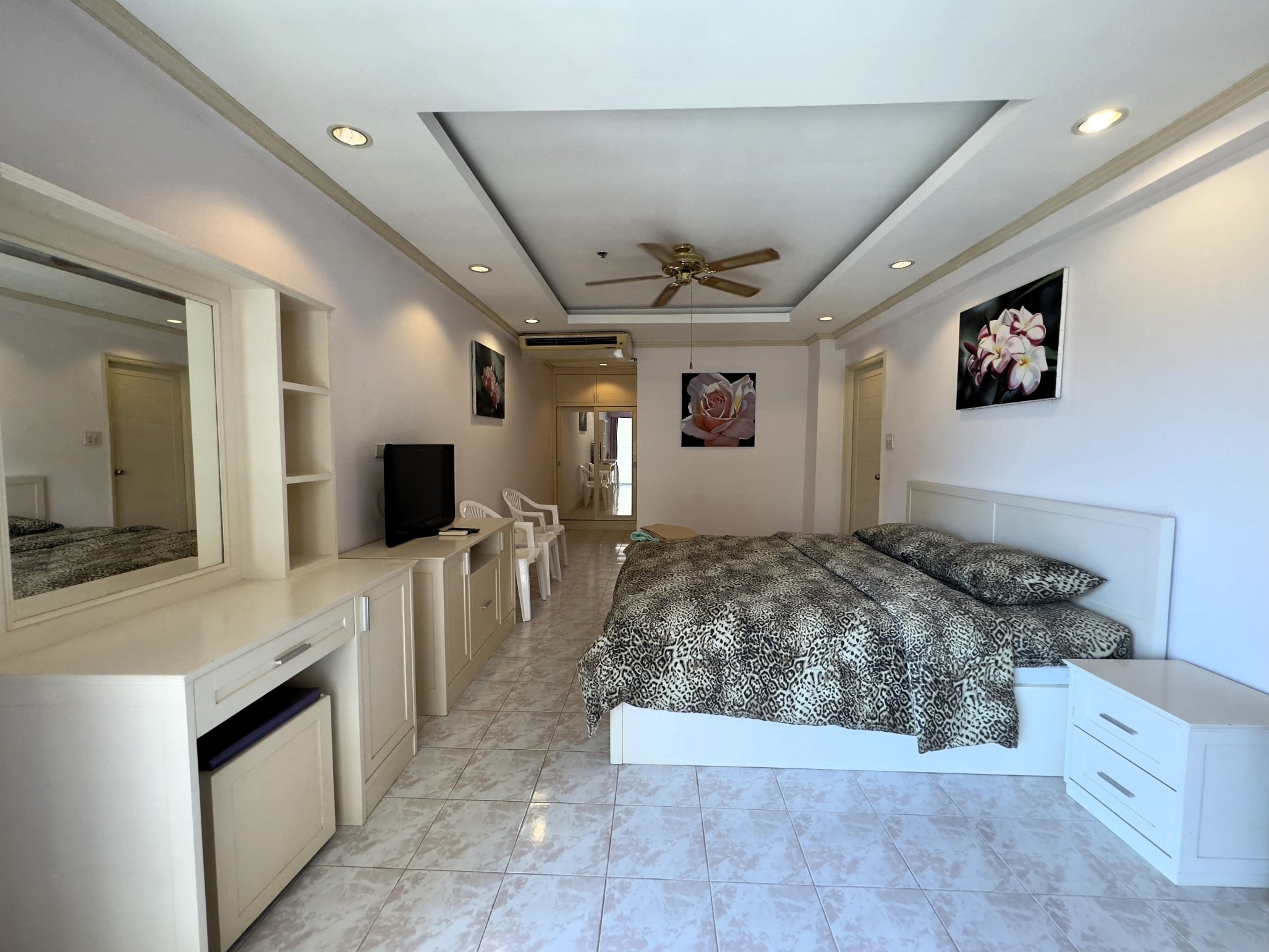 Large City View 1 Bed 2 Bath Condo In Jomtien photo 24