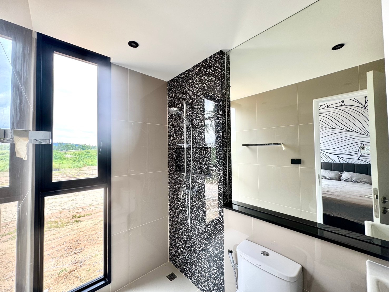 5 Bedrooms 7 Bathrooms in East Pattaya photo 34