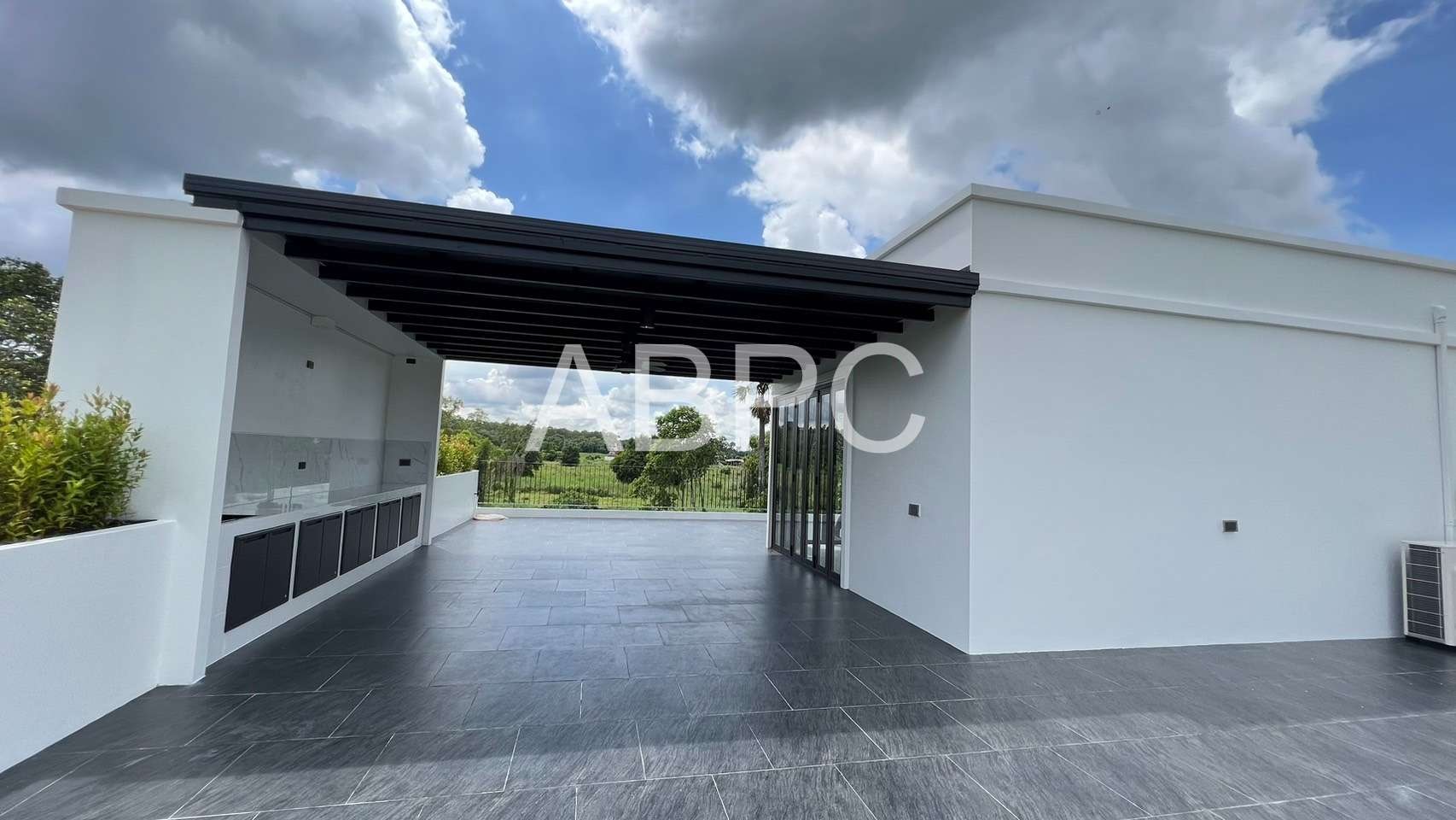 5 Bedrooms 7 Bathrooms in East Pattaya photo 16