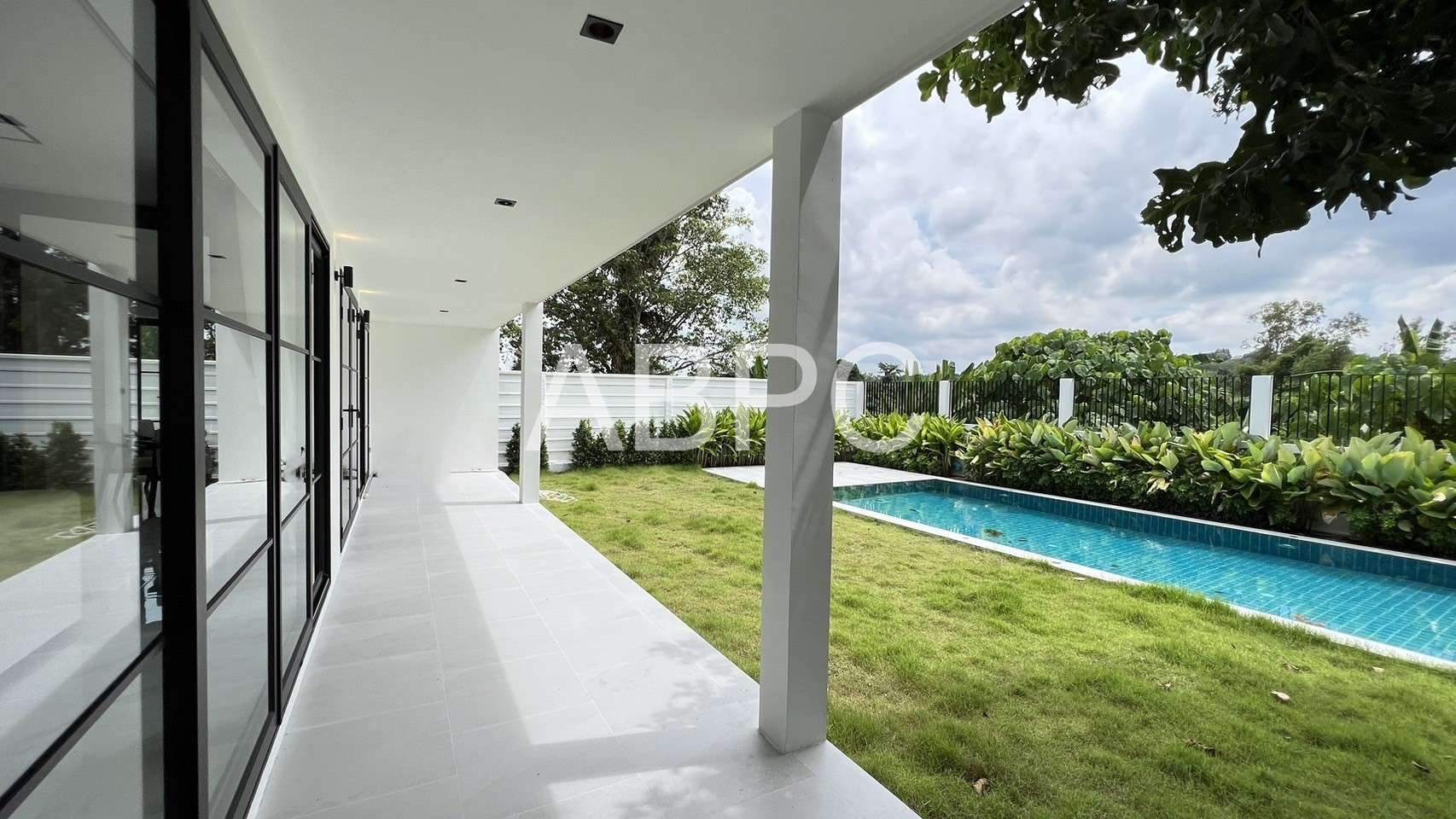 5 Bedrooms 7 Bathrooms in East Pattaya photo 10