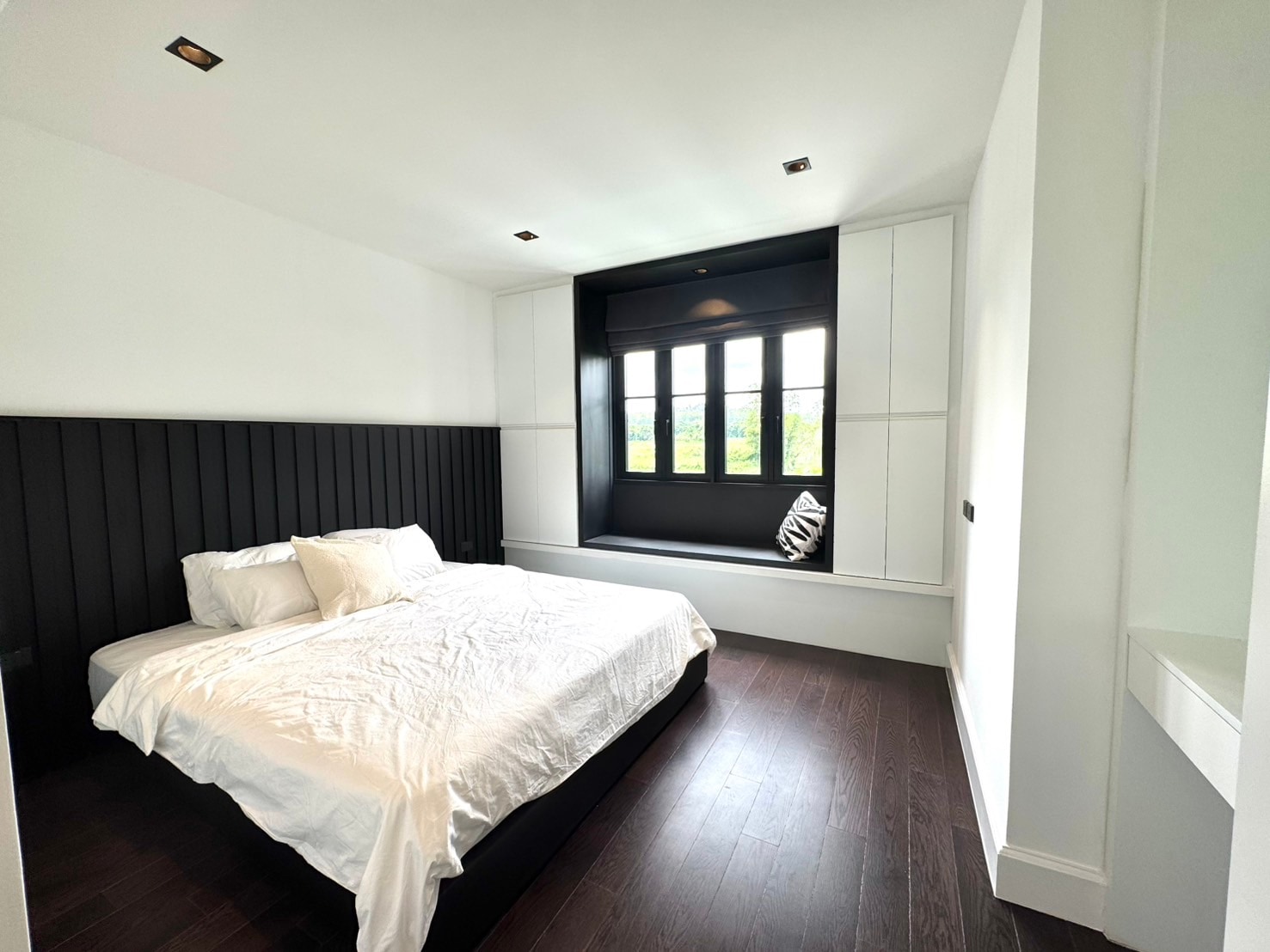 5 Bedrooms 7 Bathrooms in East Pattaya photo 36