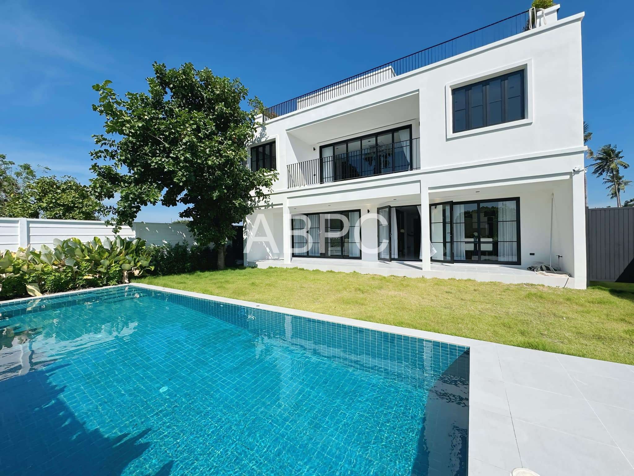 5 Bedrooms 7 Bathrooms in East Pattaya