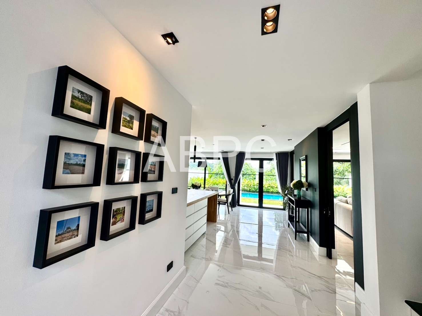 5 Bedrooms 7 Bathrooms in East Pattaya photo 20