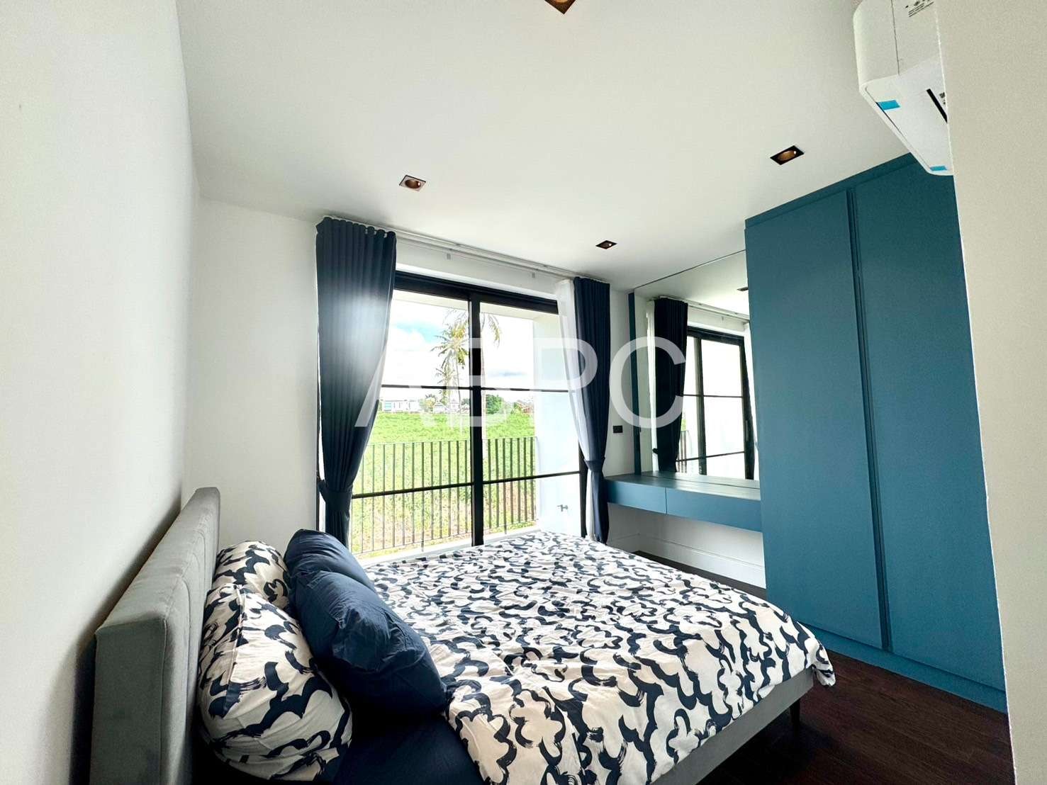 5 Bedrooms 7 Bathrooms in East Pattaya photo 4