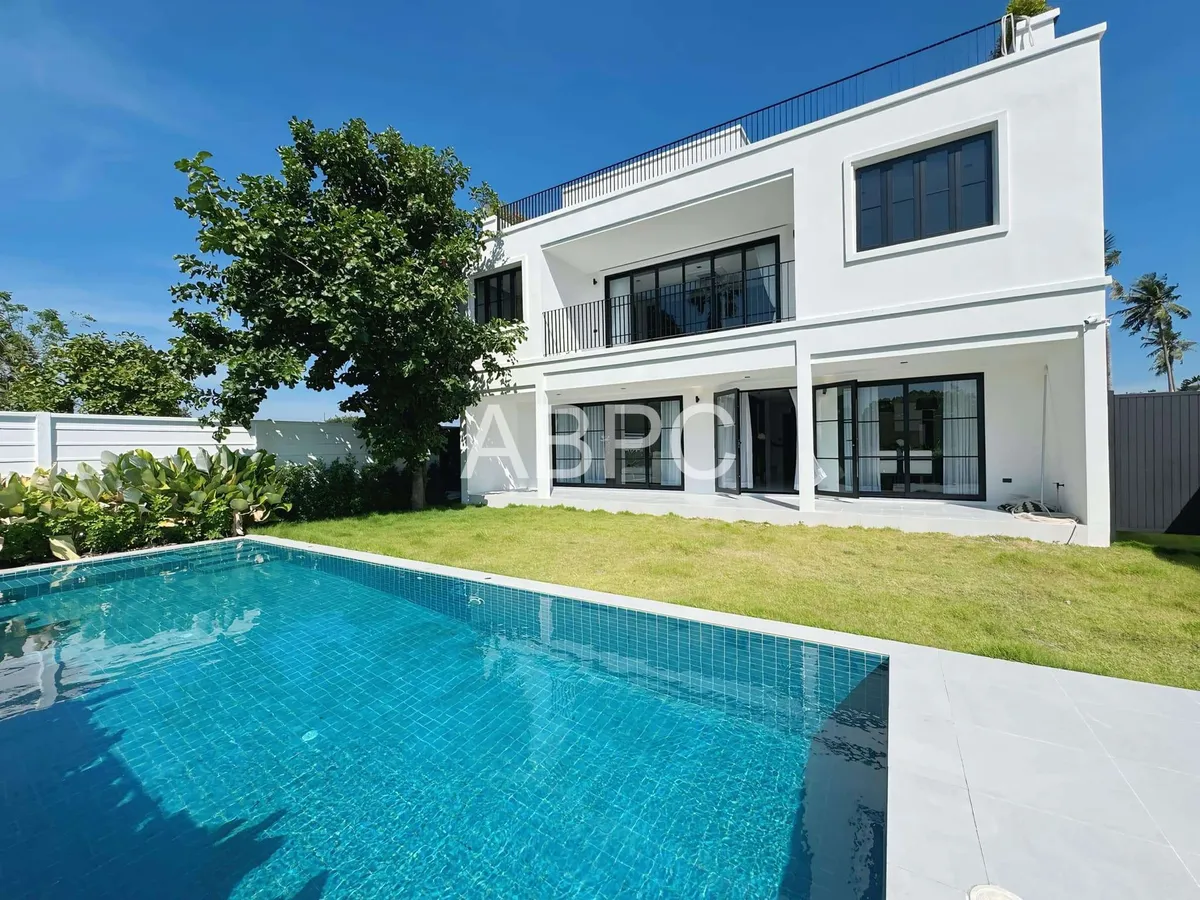 5 Bedrooms 7 Bathrooms in East Pattaya